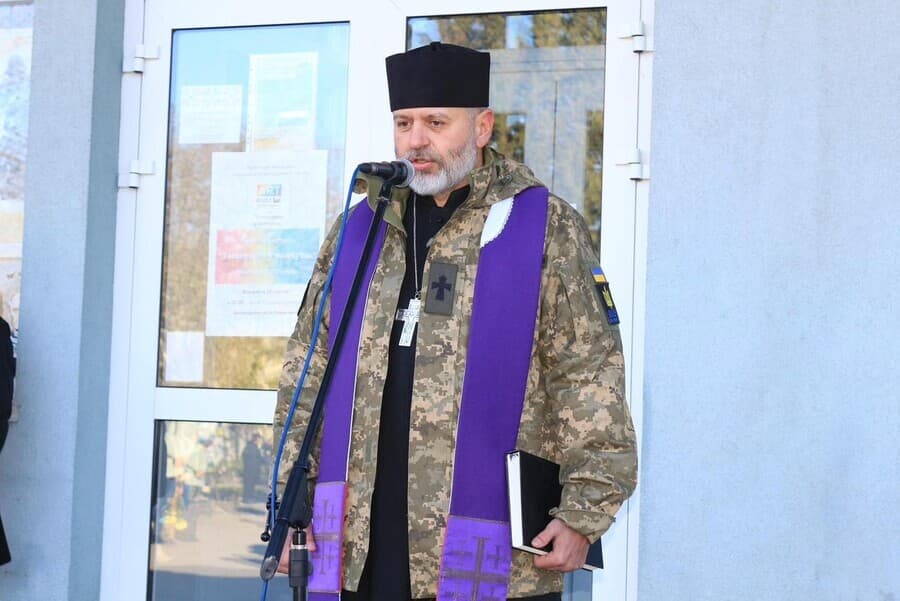 Père Vitalij Novak, aumônier militaire (© ACN) Père Vitalij Novak, aumônier militaire (© ACN)