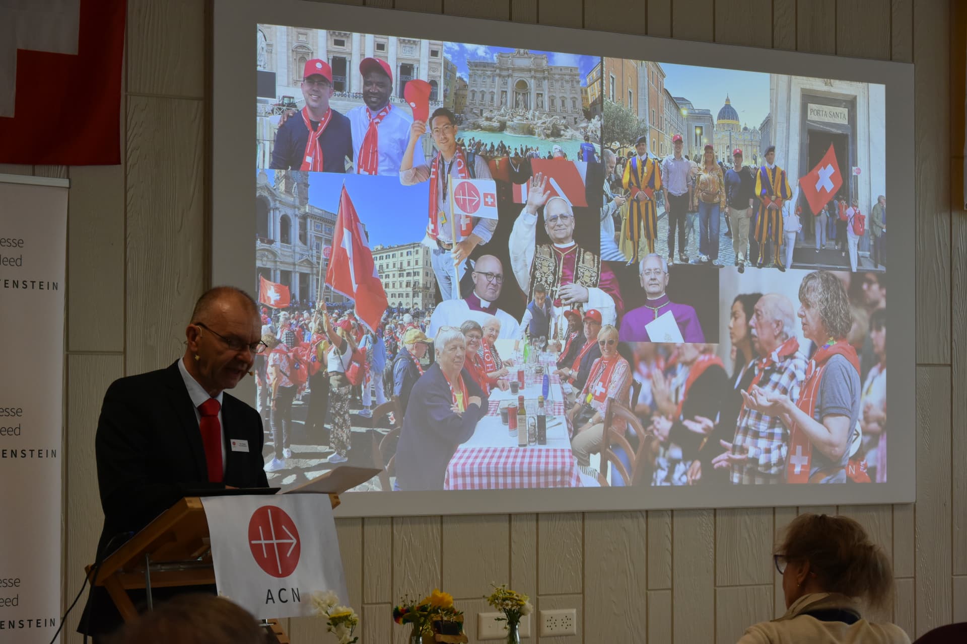 Jan Probst, Geschäftsführer gibt einen Überblick über die aktuellen Aktivitäten des Hilfswerks.