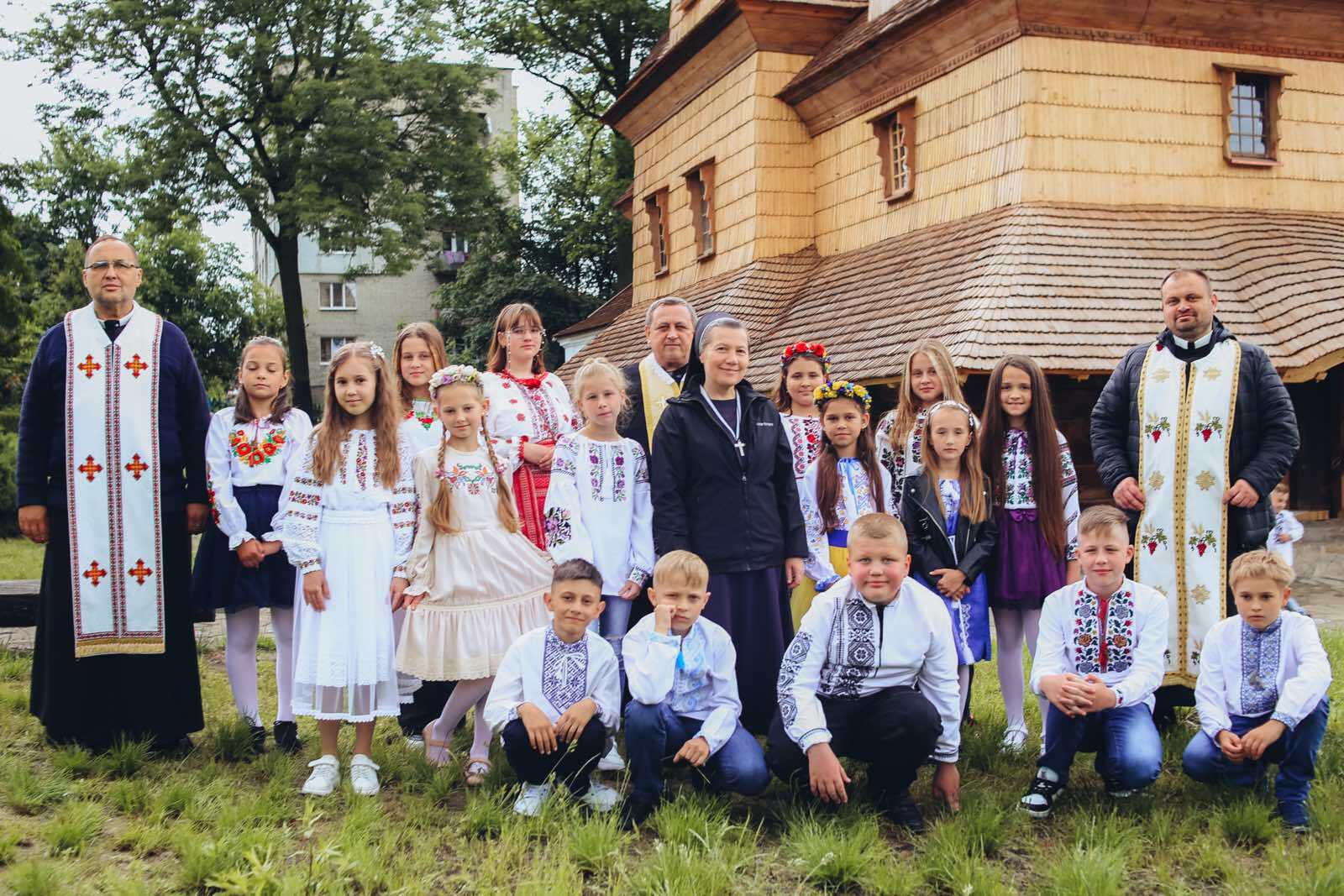 première confession avec des enfants à Zhovkva, Ukraine (© ACN) première confession avec des enfants à Zhovkva, Ukraine (© ACN)