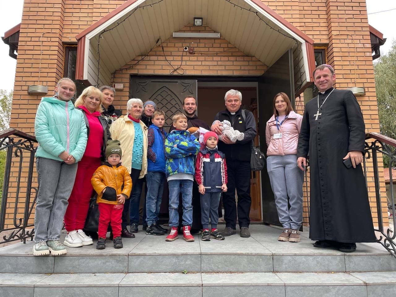 Ihre Hilfe lindert die Not und schenkt Hoffnung in der Ukraine. Ihre Hilfe lindert die Not und schenkt Hoffnung in der Ukraine.