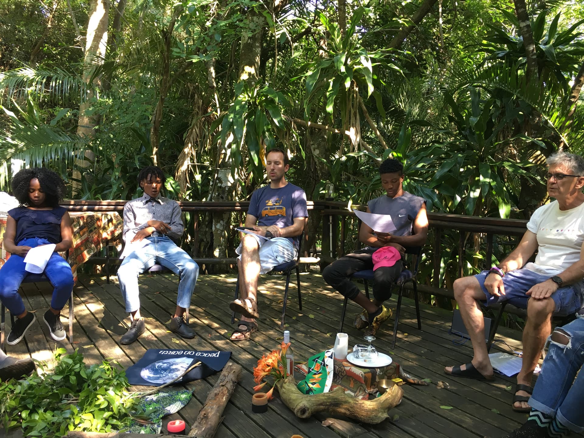 Schweizer Seelsorger im Ausland: hier Pater Christooh Schönenberger (rechts)