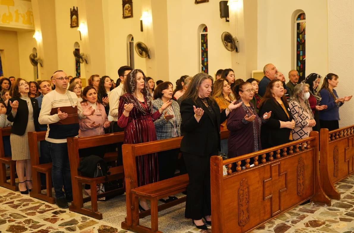 Credenti in preghiera a Baghdad, Iraq (Foto: ACN)