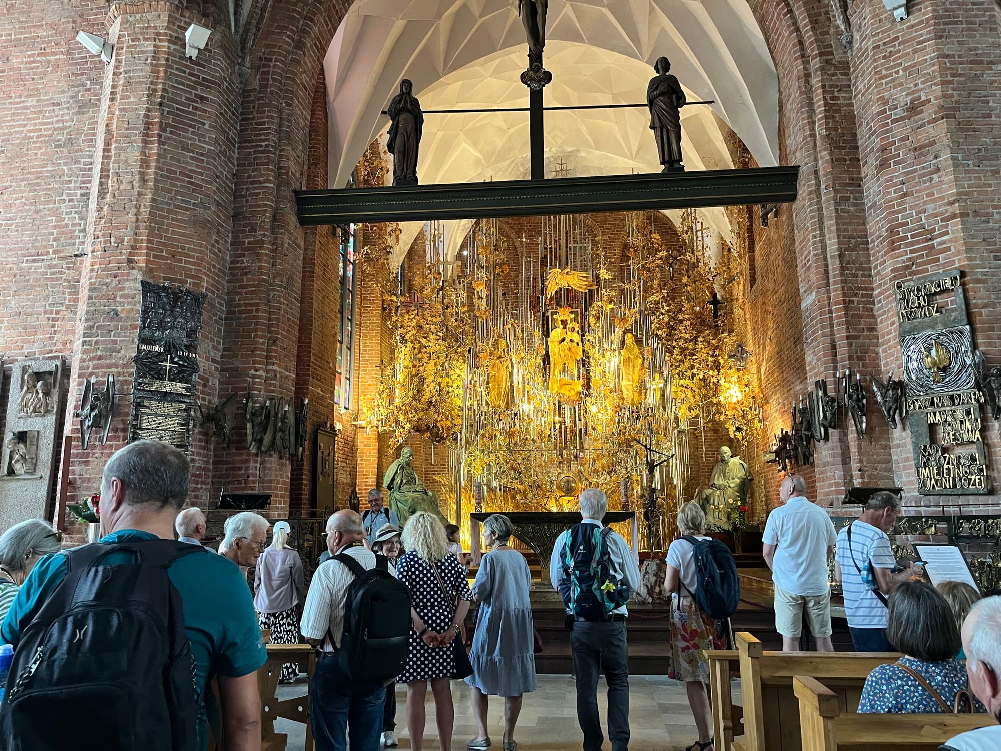 Bernsteinaltar in der Basilika der hl. Brigitta