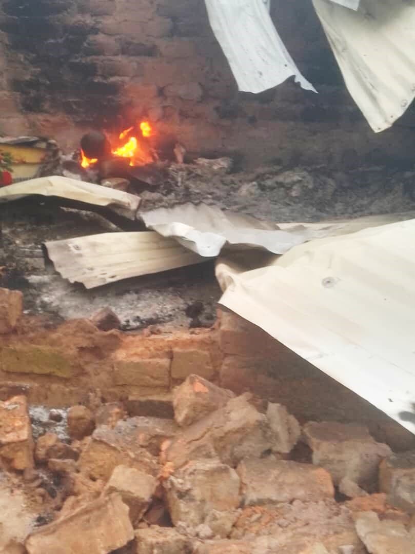 Zerstörung beim Massaker von Yelewata, Nigeria, dem 200 Menschen zum Opfer fielen. ©ACN