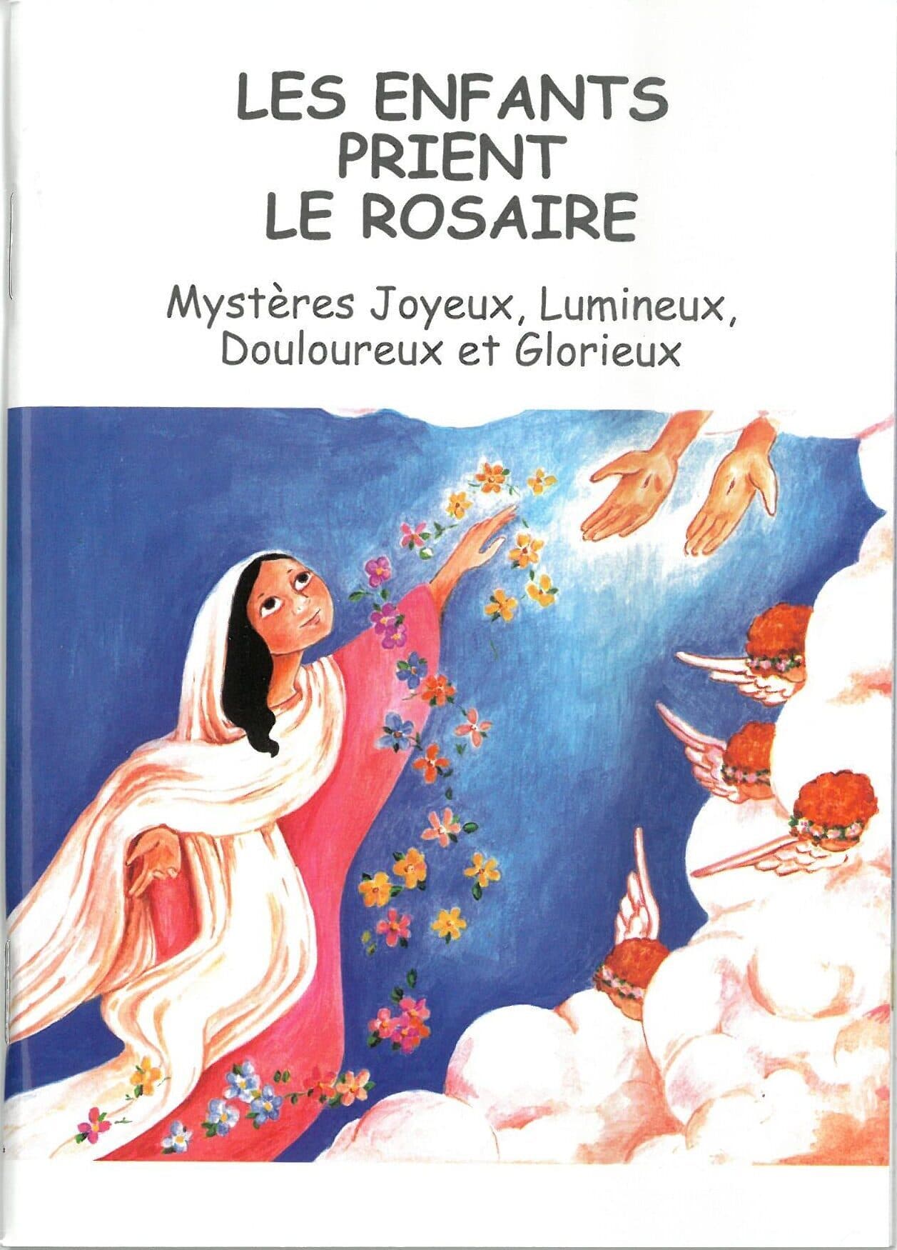 les enfants prient le rosaire