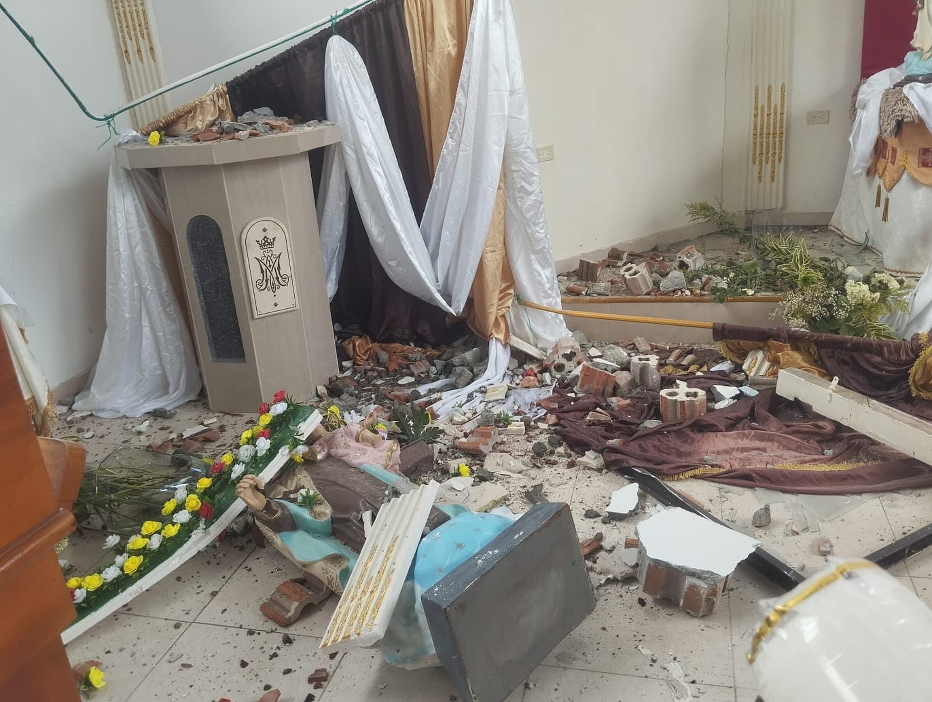Eine zerstörte Pfarrkirche im Bistum Istmina-Tadó, Kolumbien. (Foto: ACN) Eine zerstörte Pfarrkirche im Bistum Istmina-Tadó, Kolumbien. (Foto: ACN)