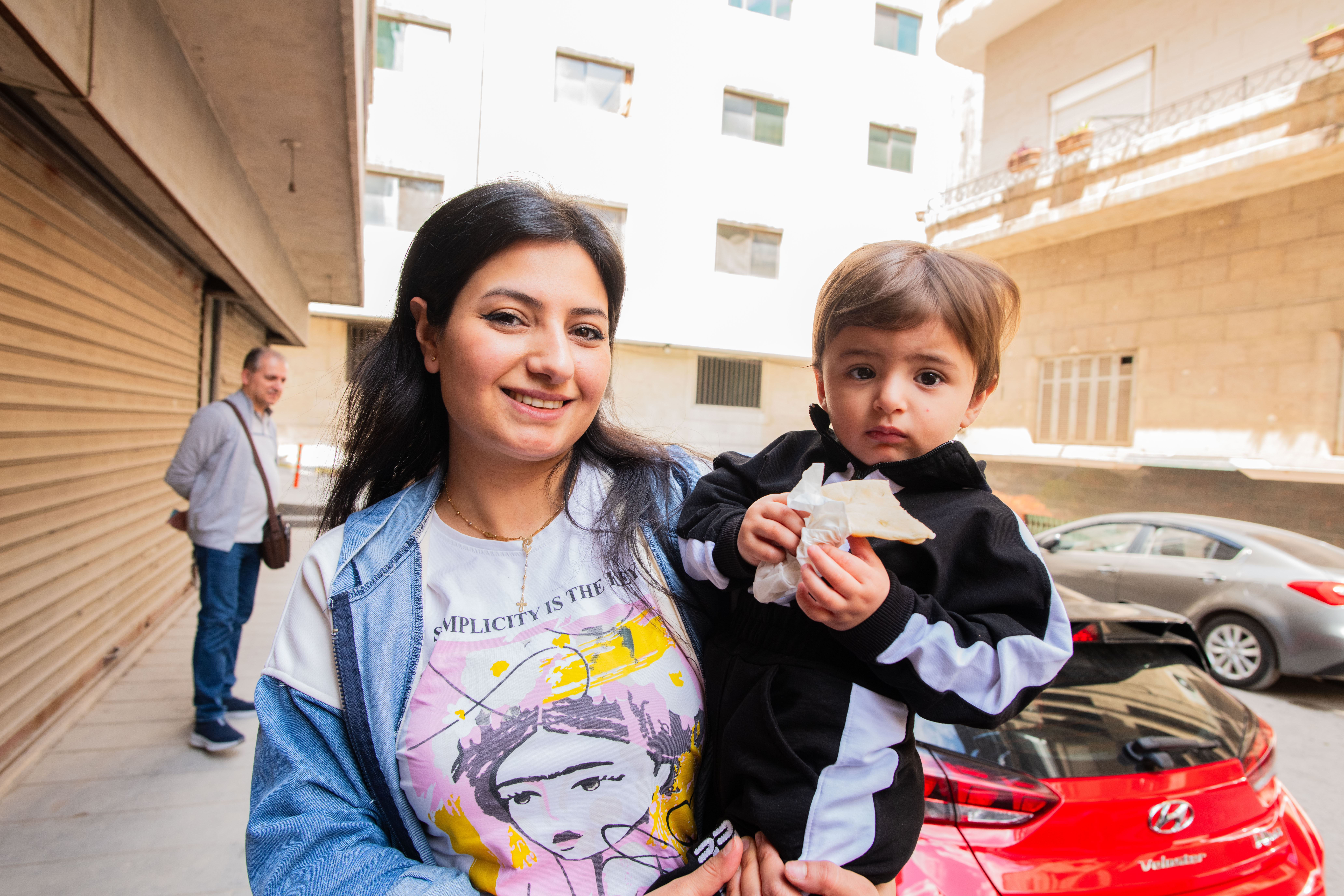 Eine Mutter mit ihrem Kind profitiert in Homs von Unterstützung für ihr Kind. (Foto: ACN) Eine Mutter mit ihrem Kind profitiert in Homs von Unterstützung für ihr Kind. (Foto: ACN)