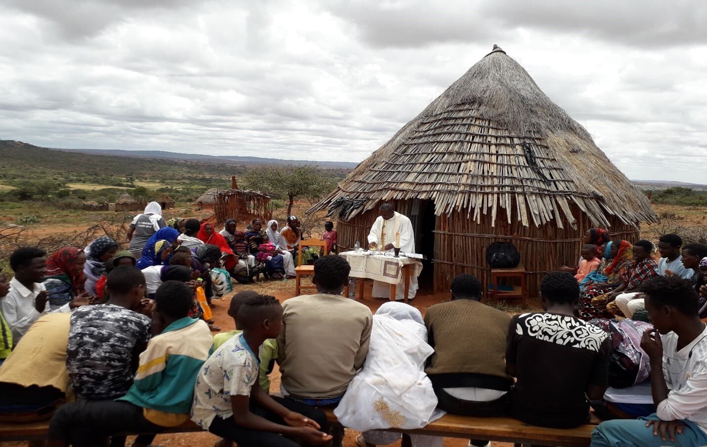 Unterstützen Sie Priester weltweit mit Ihrer Spende! Unterstützen Sie Priester weltweit mit Ihrer Spende!