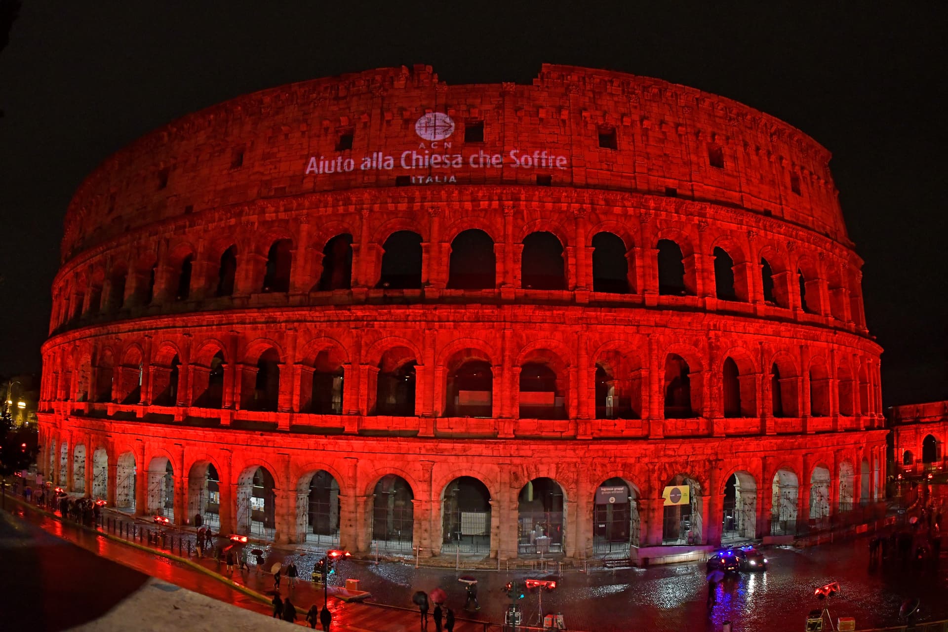 Das Kolosseum in Rot im Rot im Rahmen der RedWeek 2018