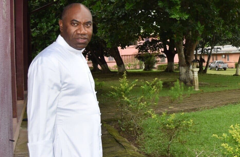 L'abbé Serge Eboa chancelier de larchidiocèse de Douala responsable de l'œcuménisme - Photo : Jacques Berset L'abbé Serge Eboa chancelier de larchidiocèse de Douala responsable de l'œcuménisme - Photo : Jacques Berset