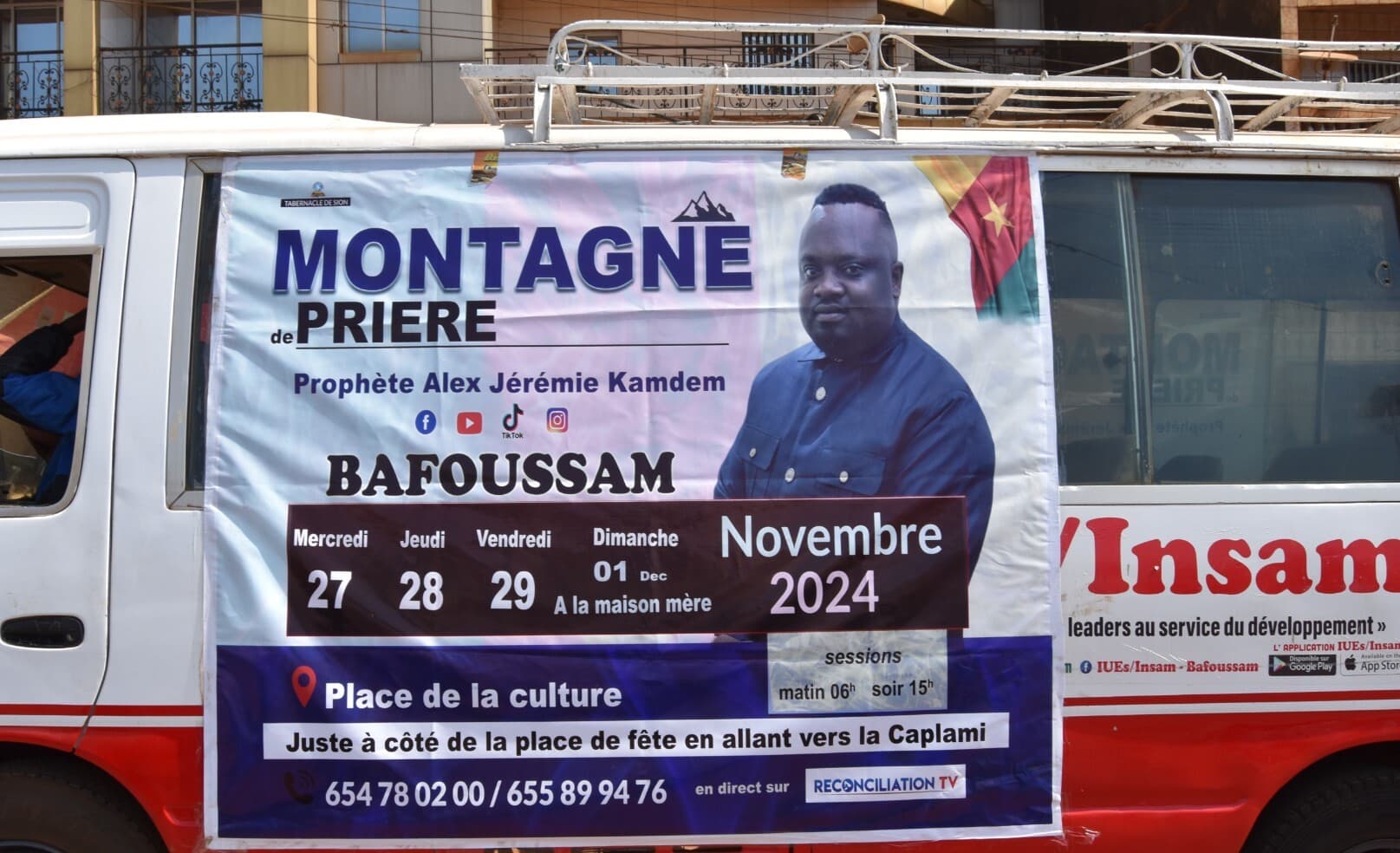 Réclame du Prophète Alex Jérémie Kamdem dans les rues de Bafoussam - Photo : Jacques Berset Réclame du Prophète Alex Jérémie Kamdem dans les rues de Bafoussam - Photo : Jacques Berset
