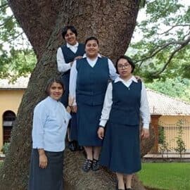 Frauen helfen Frauen - Die Schwestern von der Heiligen Familie in Mexiko Frauen helfen Frauen - Die Schwestern von der Heiligen Familie in Mexiko