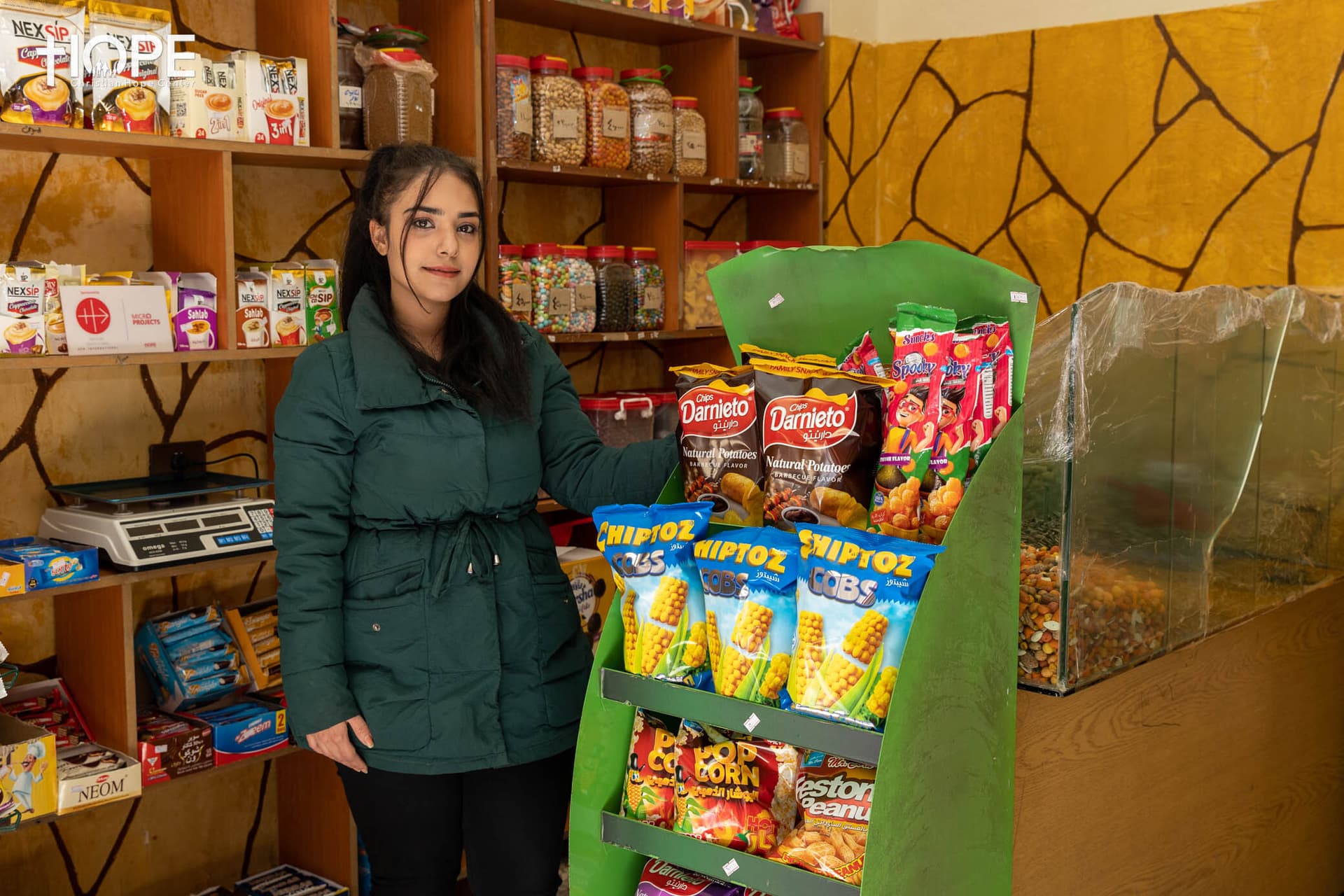 Starthilfe: Nagham in ihrem Laden in Aleppo ©ACN/Hope Center Starthilfe: Nagham in ihrem Laden in Aleppo ©ACN/Hope Center