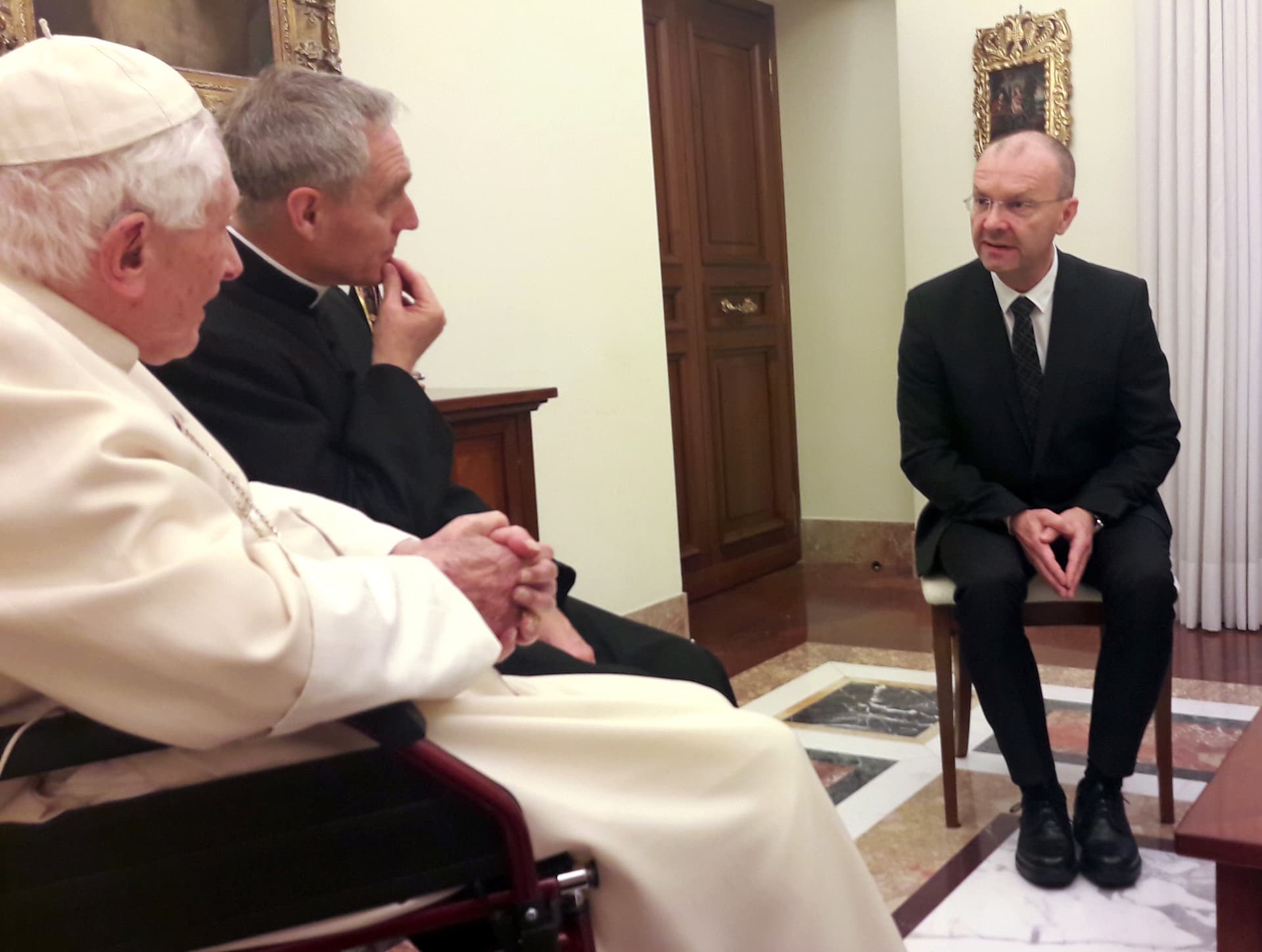Jan Probst bei einer Begegnung mit Papst Benedikt XVI. 2019. ©ACN Jan Probst bei einer Begegnung mit Papst Benedikt XVI. 2019. ©ACN