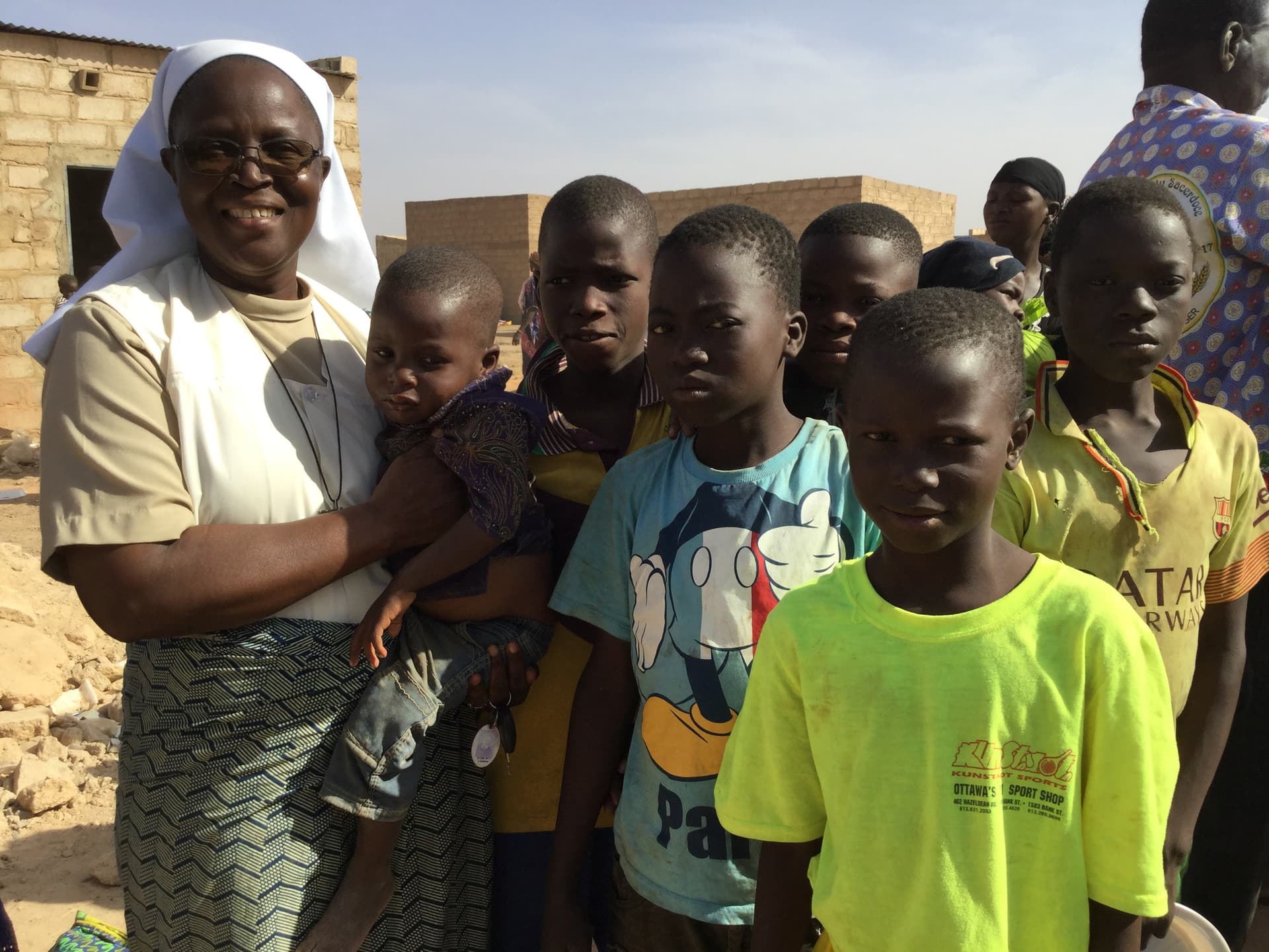 Ordensschwestern fördern Schulbildung und Hoffnung für Kinder in Burkina Faso ©ACN Ordensschwestern fördern Schulbildung und Hoffnung für Kinder in Burkina Faso ©ACN