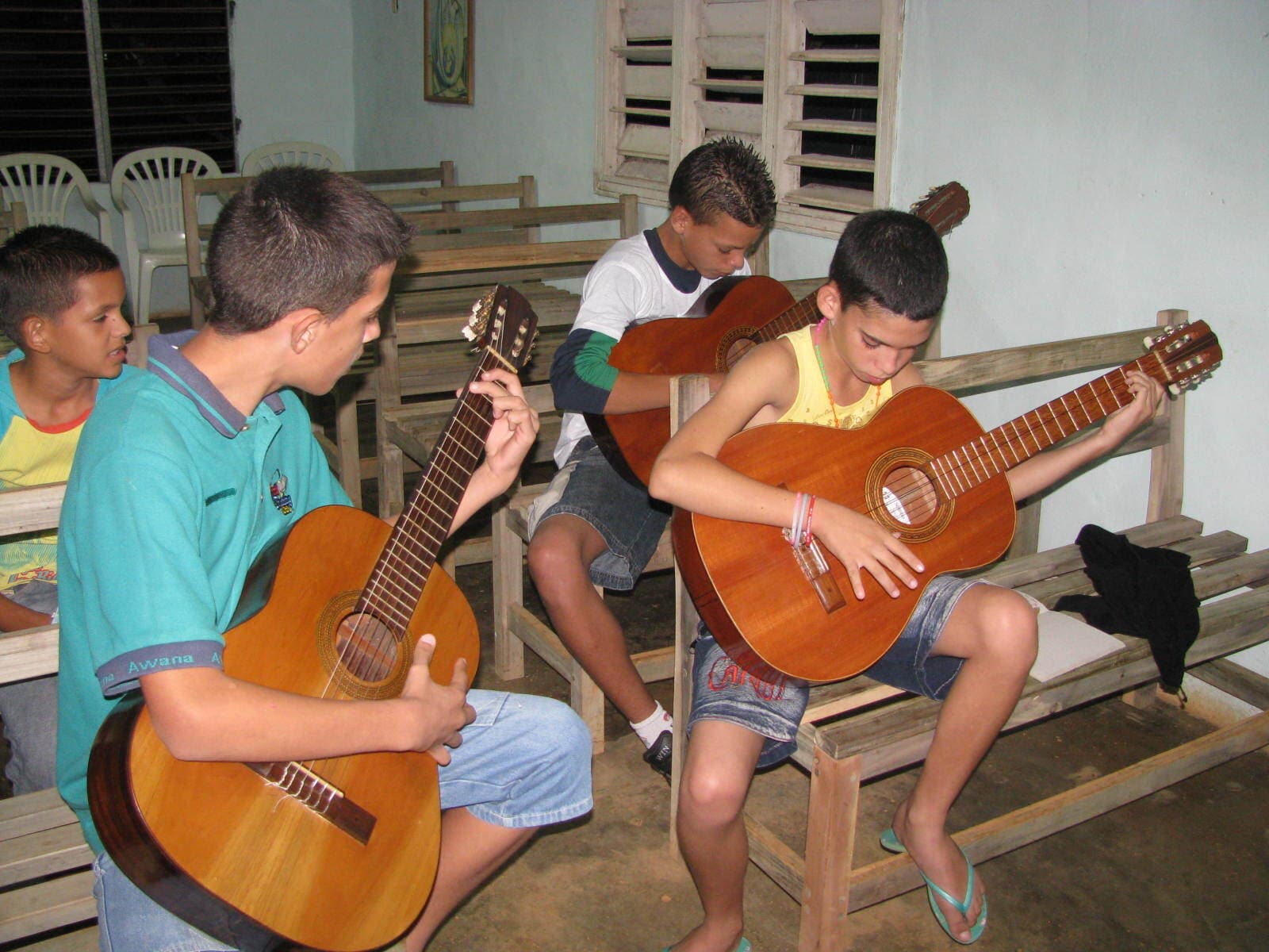 Musikunterricht für Schulkinder in Kuba (© ACN) Musikunterricht für Schulkinder in Kuba (© ACN)