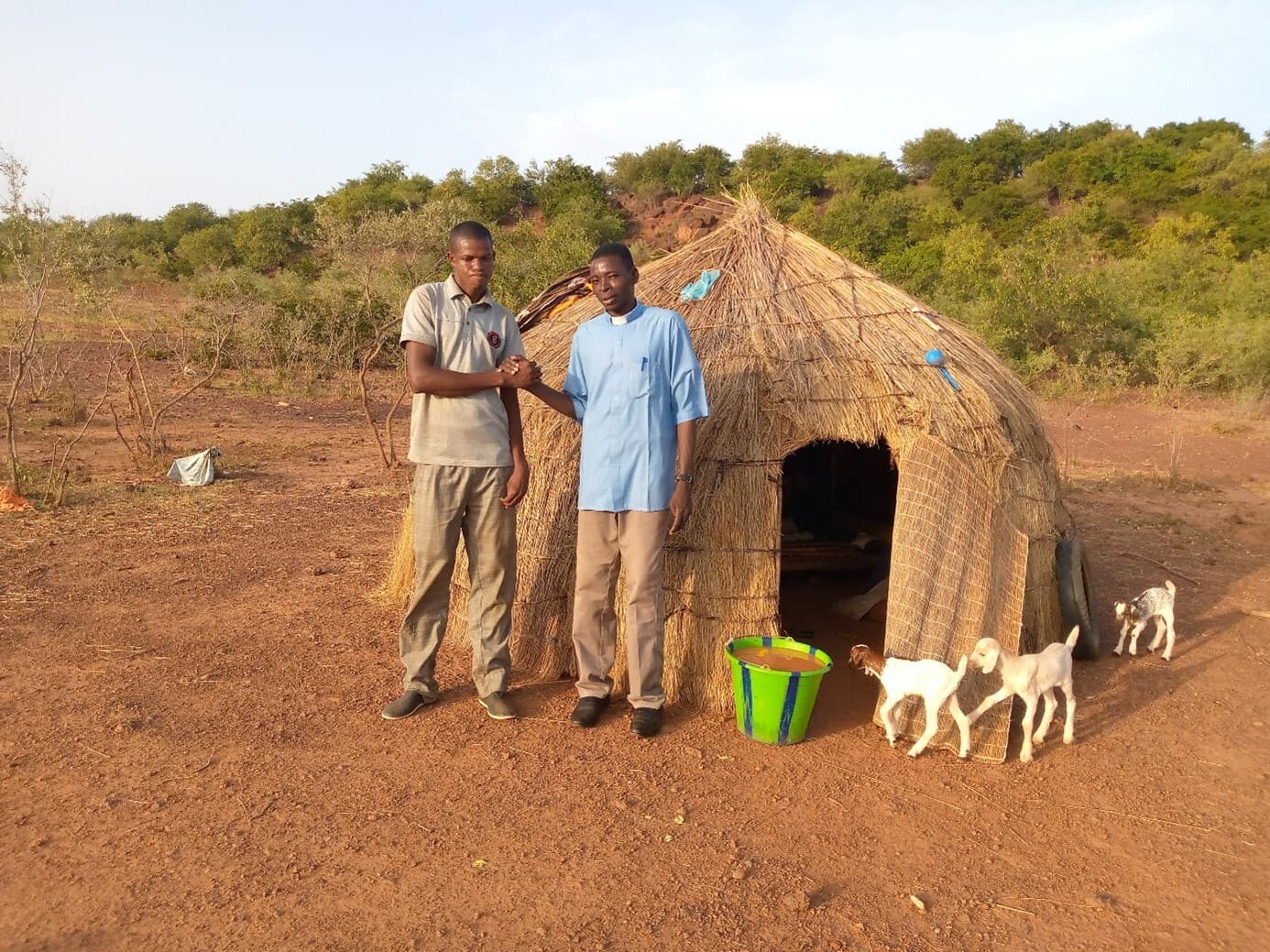 Burkina Faso: Le motociclette sono essenziali per i sacerdoti per fornire assistenza spirituale ai rifugiati interni. ©ACN Burkina Faso: Le motociclette sono essenziali per i sacerdoti per fornire assistenza spirituale ai rifugiati interni. ©ACN