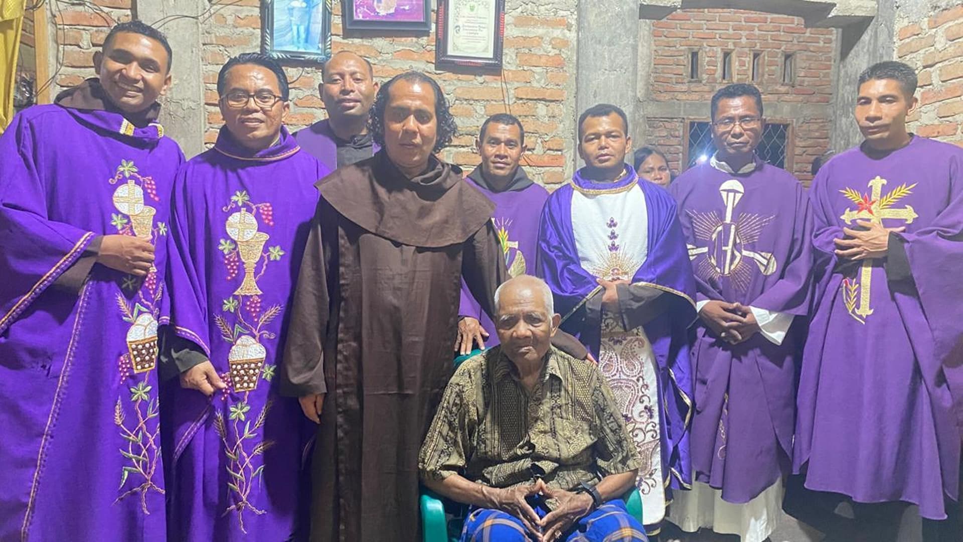 Karmelitenpatres in Indonesien. (Foto: ACN)