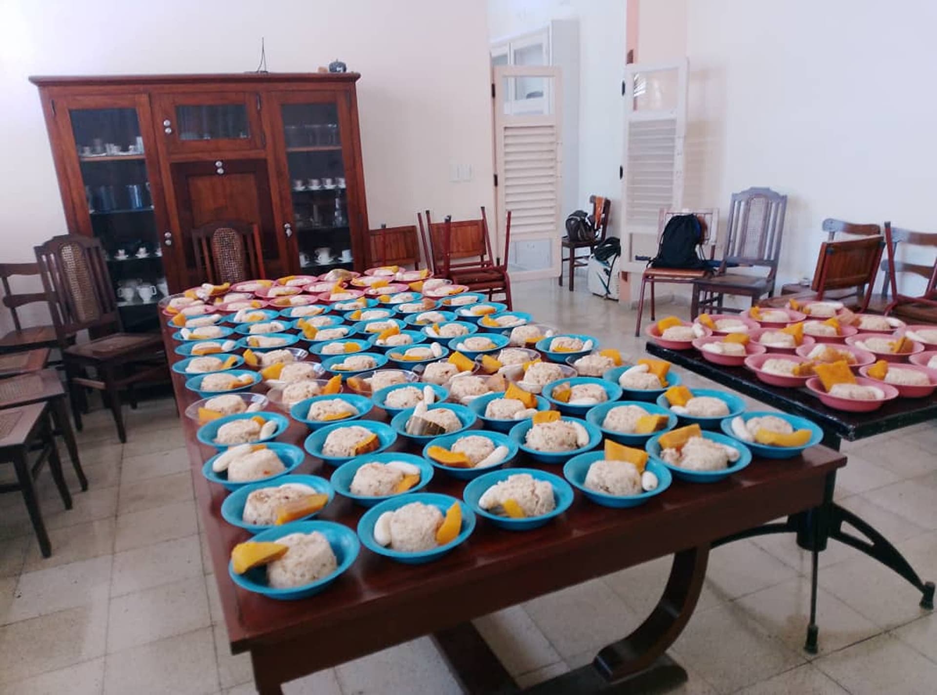 Vorbereitete Mahlzeiten in einer Pfarrei auf Kuba Es fehlt auch an Essen. (Foto: ACN)