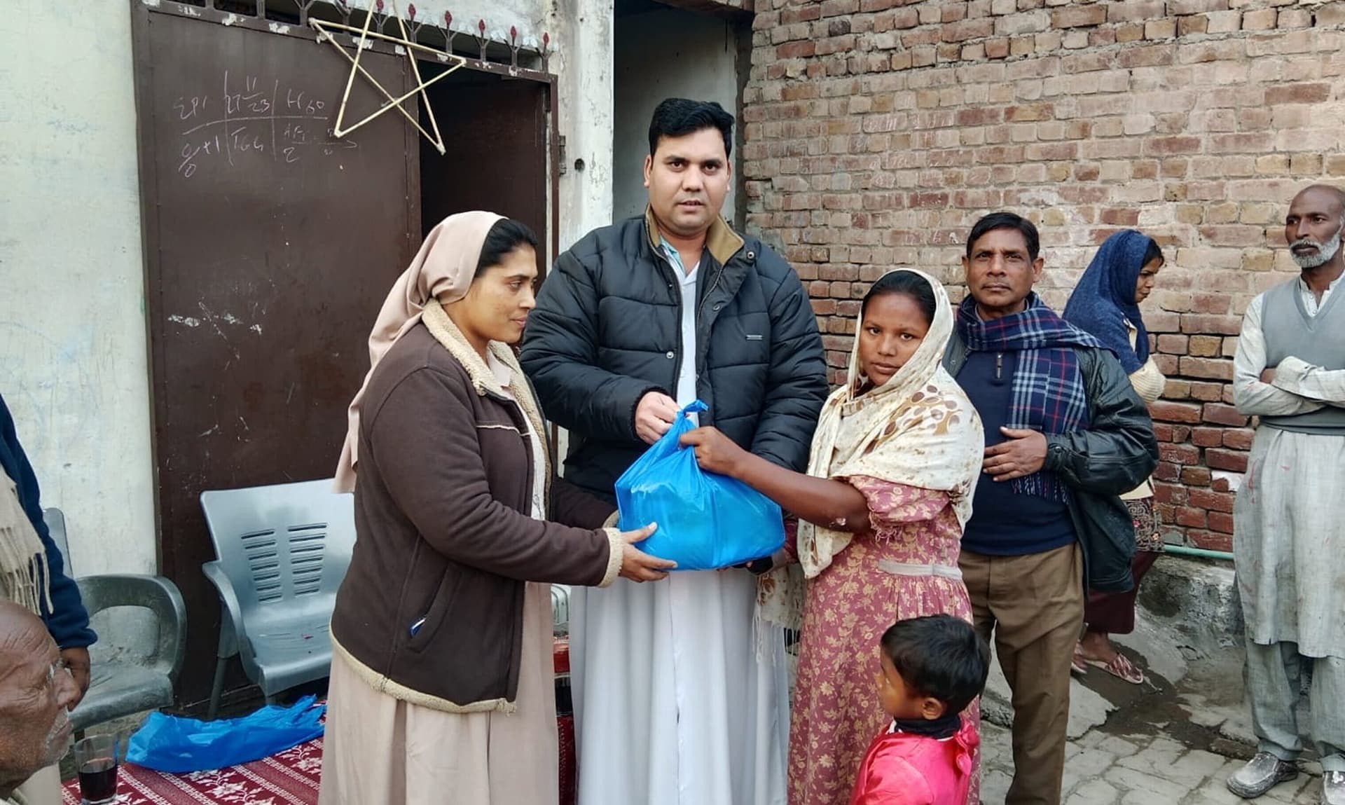 Christen in Pakistan werden durch diverse Projekte von ACN immer wieder unterstützt. (Foto: ACN) Christen in Pakistan werden durch diverse Projekte von ACN immer wieder unterstützt. (Foto: ACN)