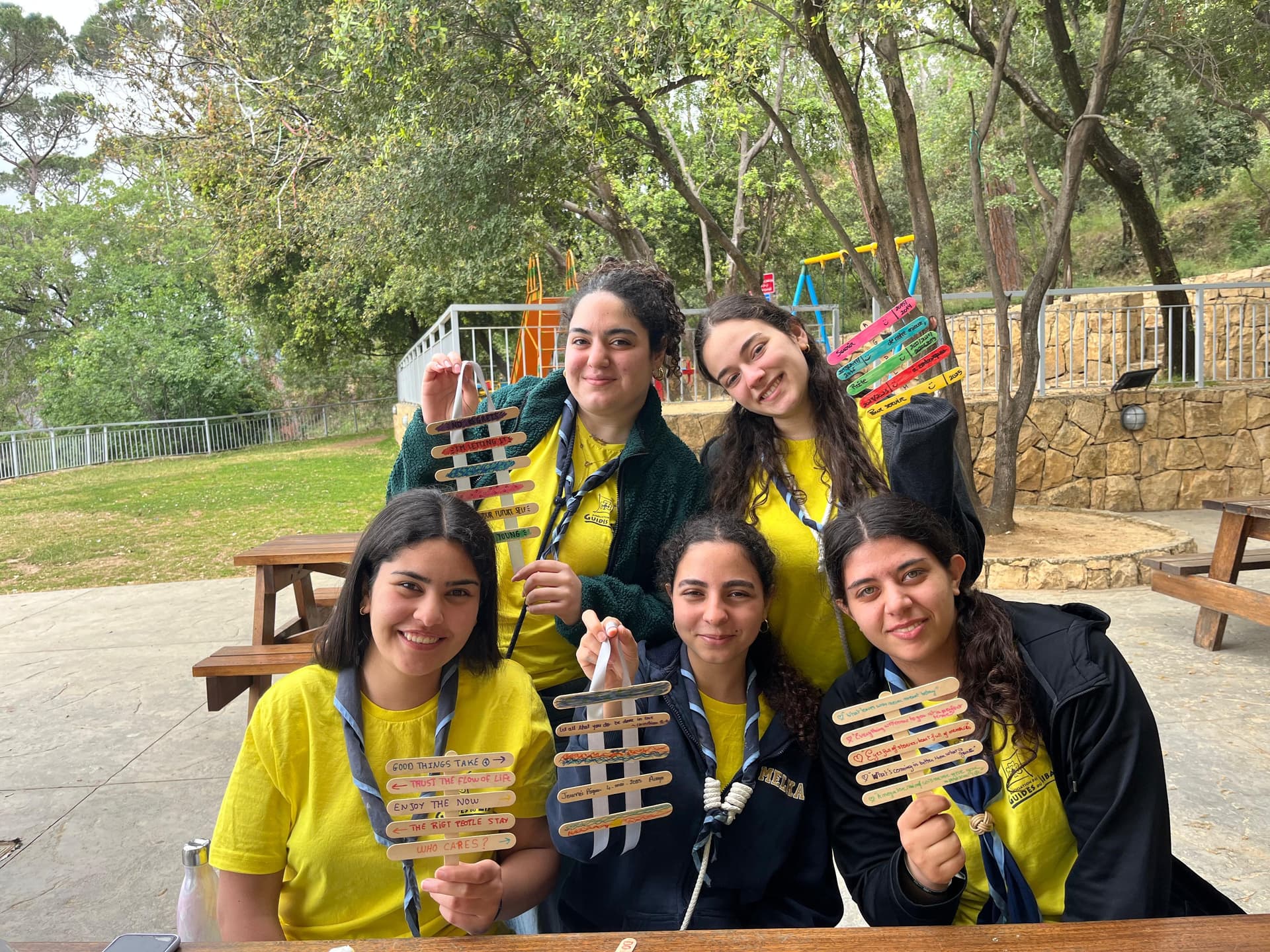 Jungen Mädchen in einem Sommerlager im Libanon. (Foto: ACN)