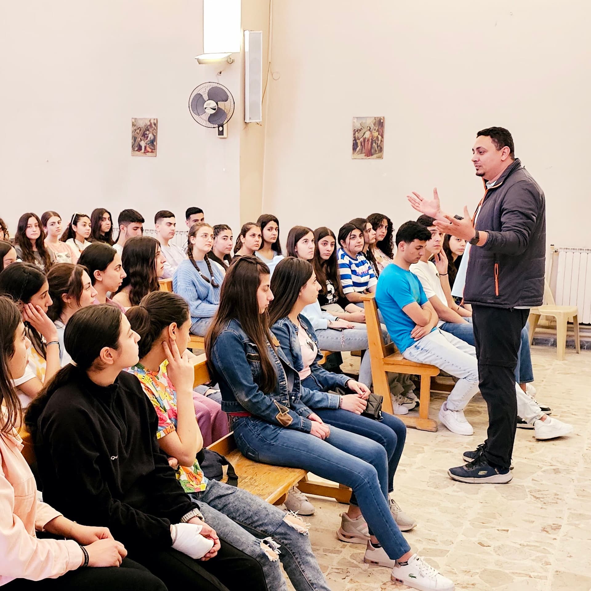 Jugendpastoral im Kulturzentrum der Jesuiten in Homs, Syrien. (Foto: ACN) Jugendpastoral im Kulturzentrum der Jesuiten in Homs, Syrien. (Foto: ACN)