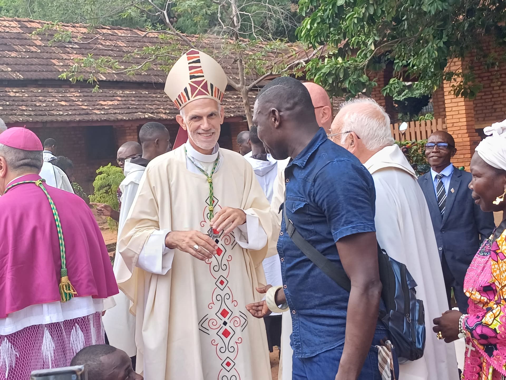 Bischof Aurelio Gazzera wirkt in einer gefährlichen Region in der Zentralafrikanischen Republik Bischof Aurelio Gazzera wirkt in einer gefährlichen Region in der Zentralafrikanischen Republik