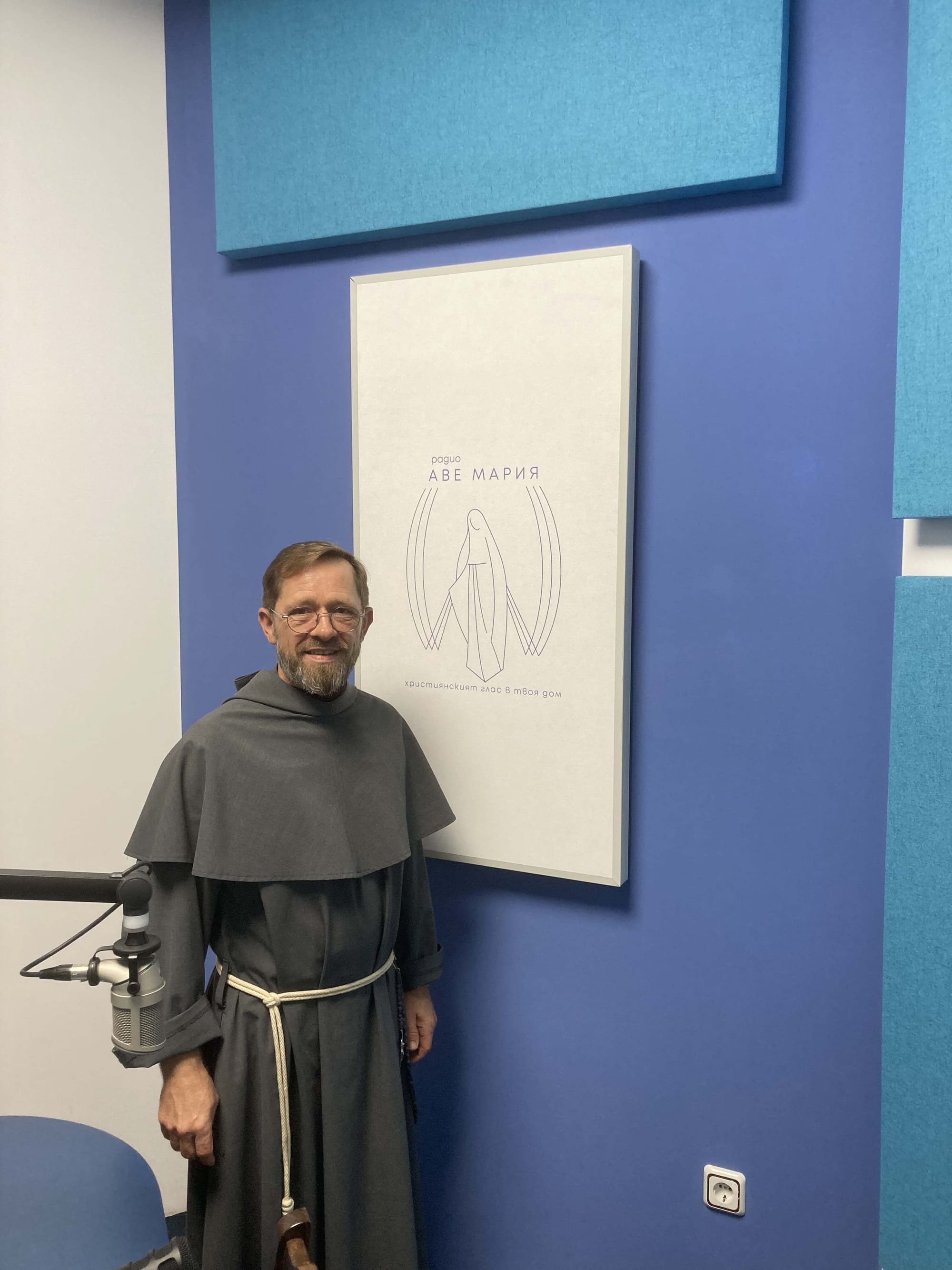 Padre Jaroslaw Bartkiewicz nello studio di Radio Ave Maria (Foto: ACN) Padre Jaroslaw Bartkiewicz nello studio di Radio Ave Maria (Foto: ACN)