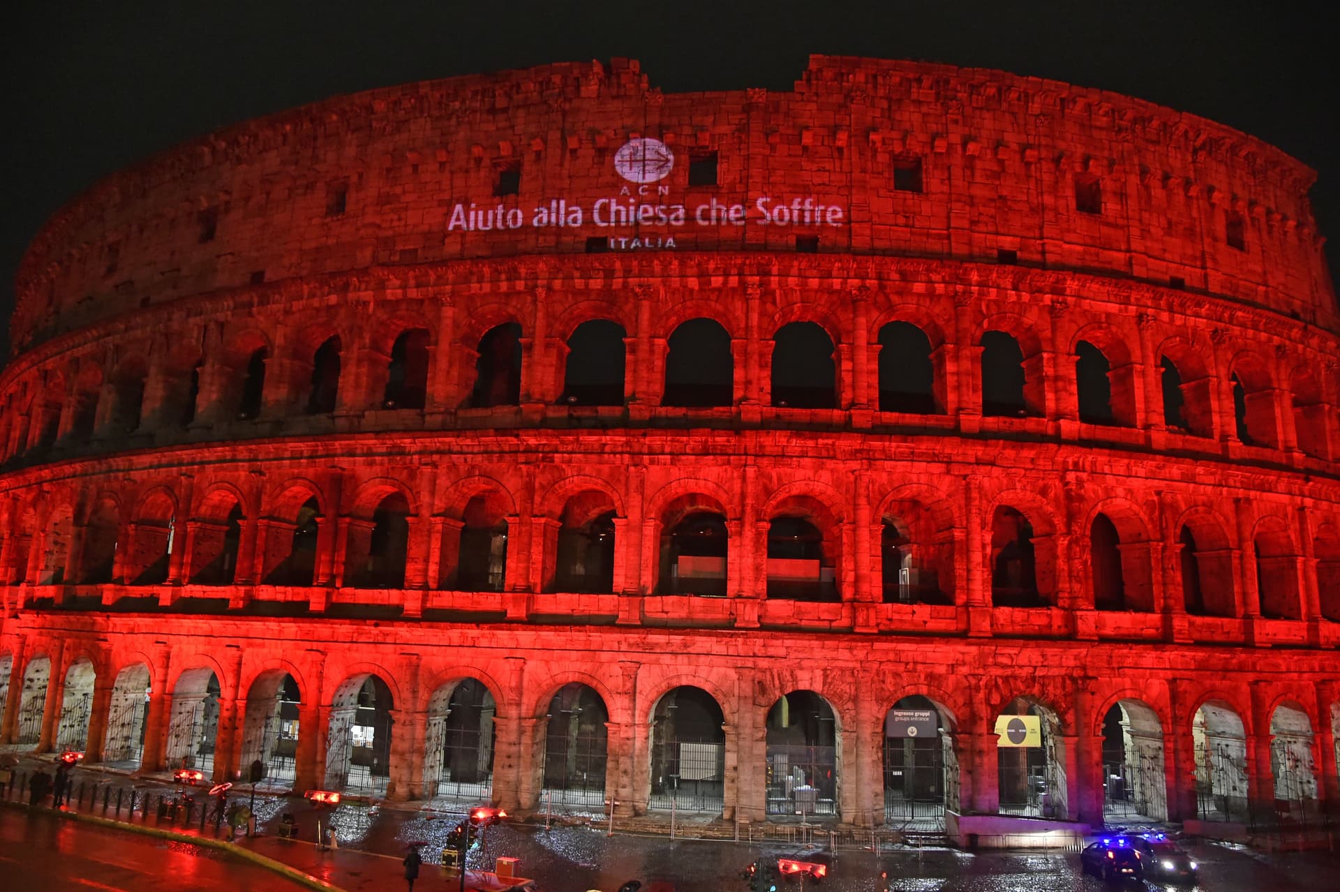 Le Colisée de Rome en rouge Le Colisée de Rome en rouge