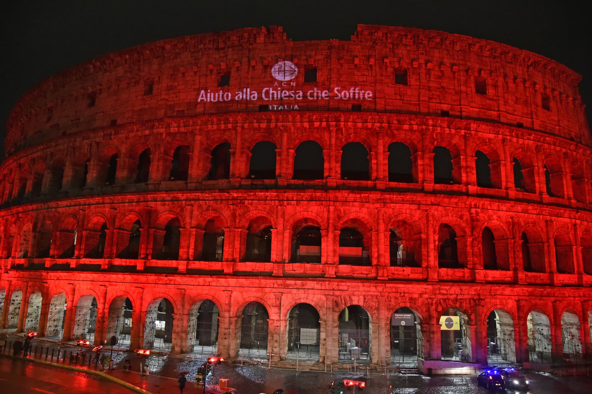 Le Colisée de Rome en rouge Le Colisée de Rome en rouge