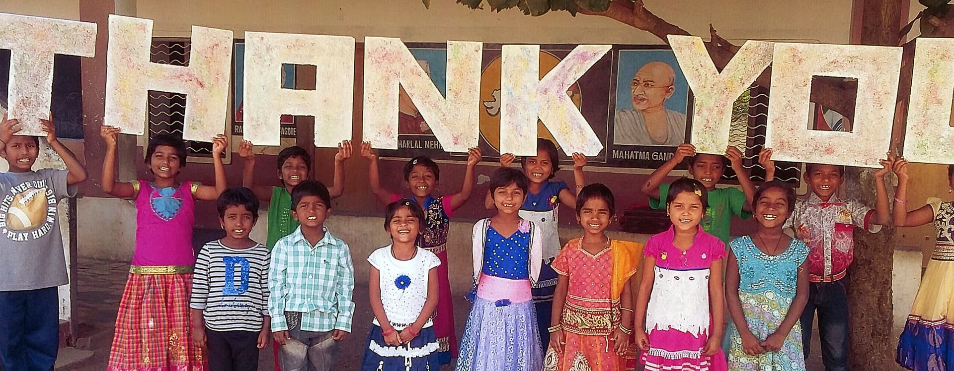 Les enfants de l'école St. Mary's à Kurvalli, Khammam disent MERCI pour l'aide d'ACN (Photo : ACN) Les enfants de l'école St. Mary's à Kurvalli, Khammam disent MERCI pour l'aide d'ACN (Photo : ACN)