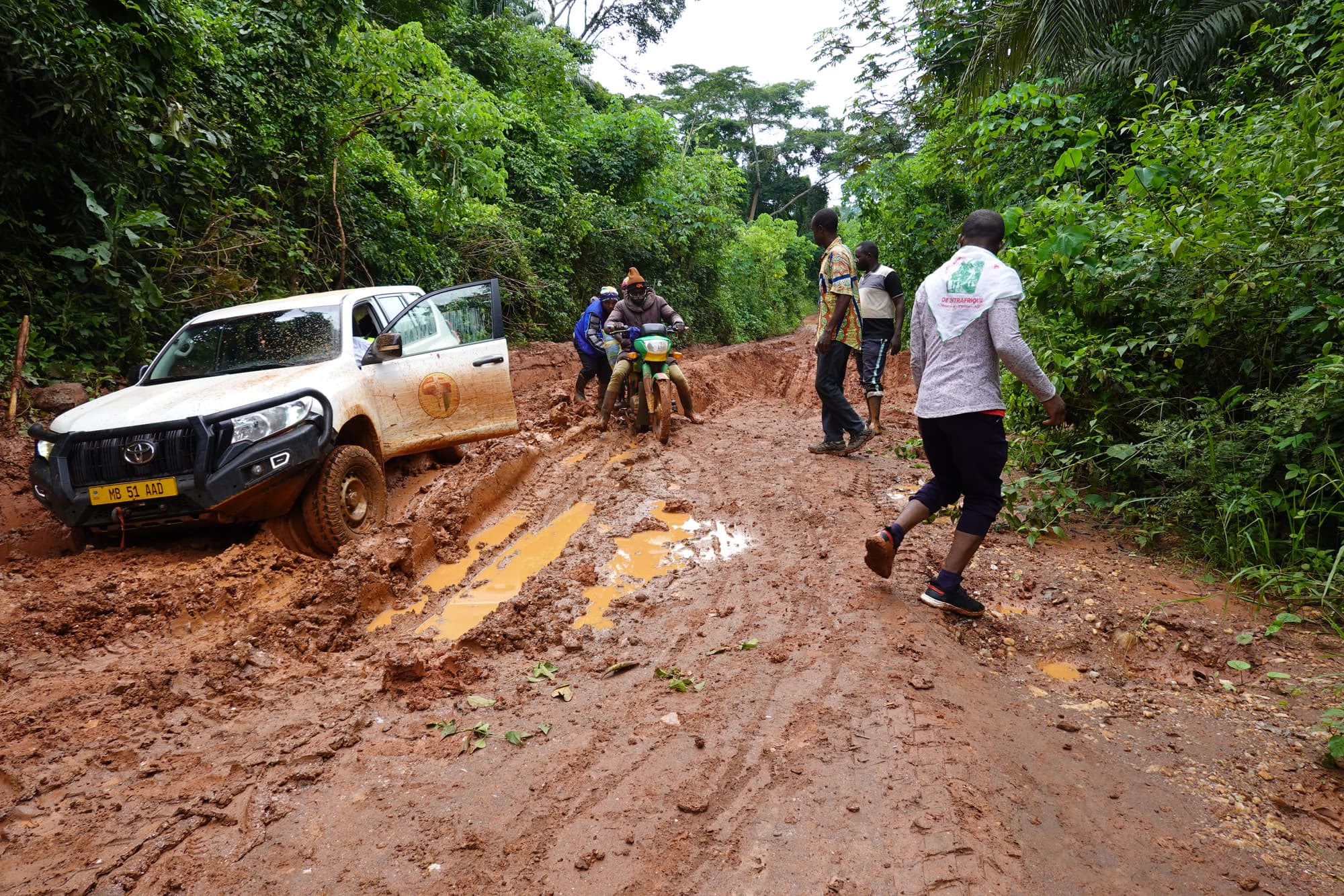 Zentralafrikanischen Republik: Der Pfarreibesuch erfordert gute Fahrzeuge. ©ACN Zentralafrikanischen Republik: Der Pfarreibesuch erfordert gute Fahrzeuge. ©ACN