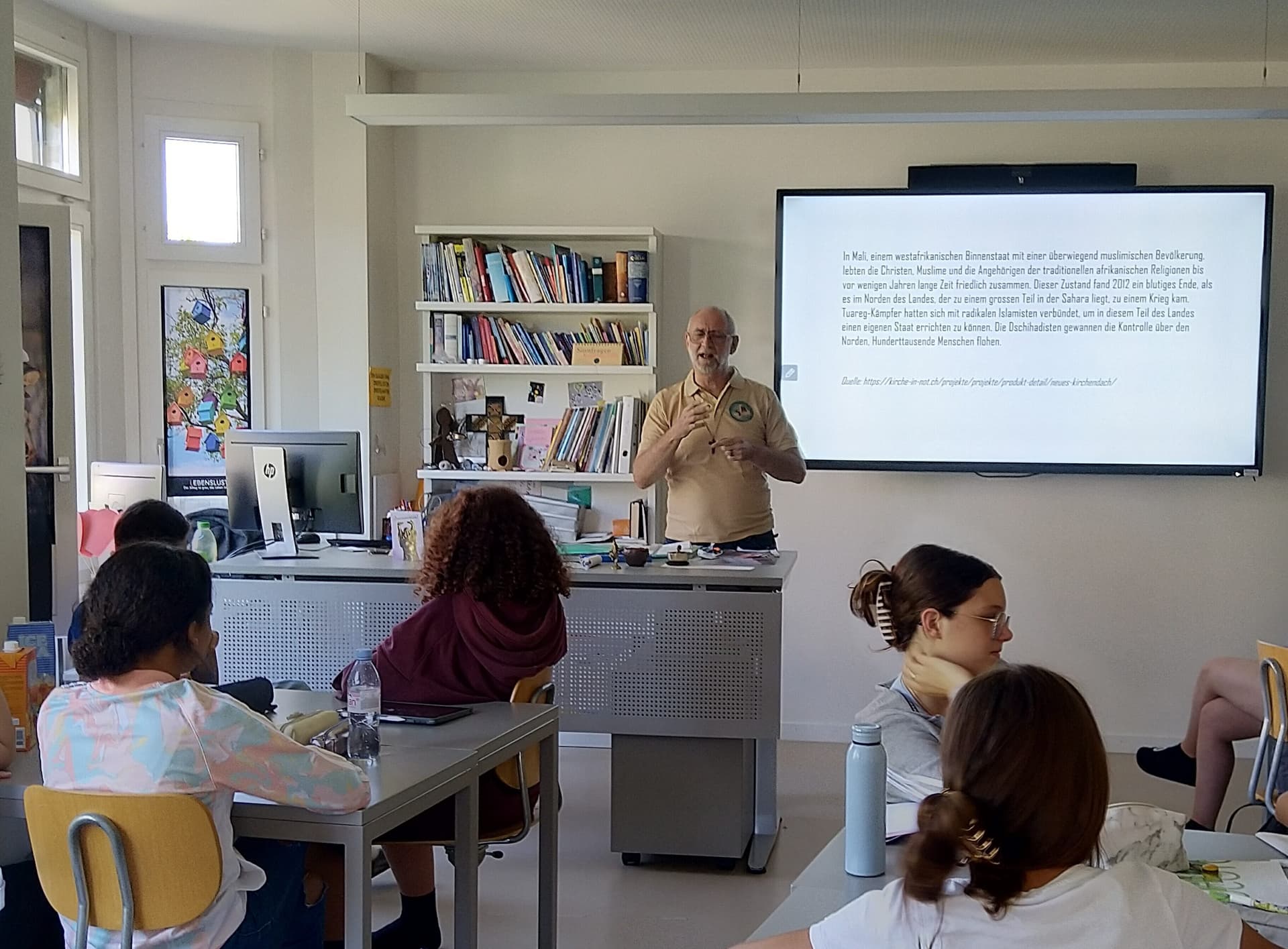 Unterrichtsbesuche an Schulen mit Gästen aus der Weltkirche