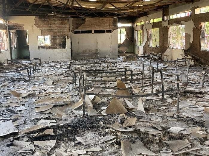 Gewalt gegen die Kirche: Brandanschlag auf die Pfarrei St. Paul in Sangaiprou, Erzdiözese Imphal, Manipur (Indien) ©ACN Gewalt gegen die Kirche: Brandanschlag auf die Pfarrei St. Paul in Sangaiprou, Erzdiözese Imphal, Manipur (Indien) ©ACN