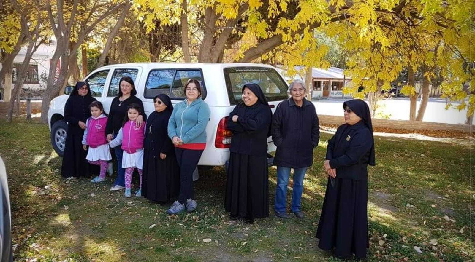 Avec des religieuses " Hermanas Misioneras de San Juan Bautista ". Avec des religieuses " Hermanas Misioneras de San Juan Bautista ".