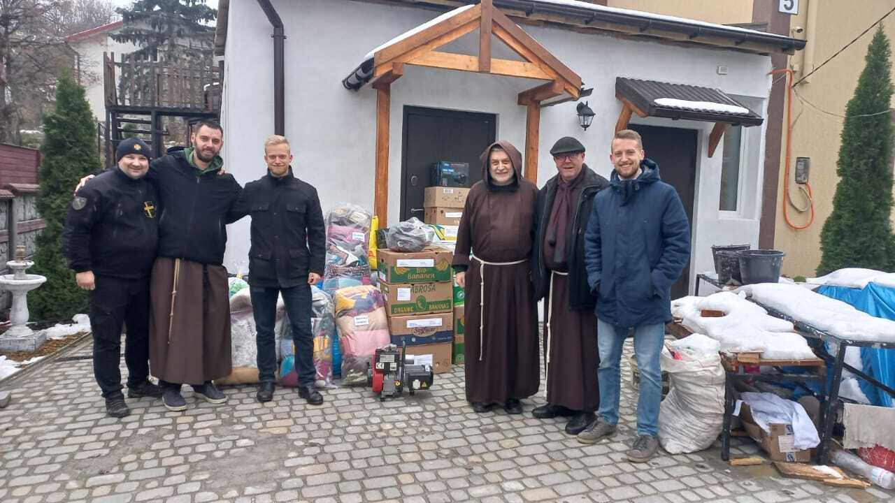 Ankunft von Hilfsgütern bei den Kapuzinern in Lemberg (Foto: ACN) Ankunft von Hilfsgütern bei den Kapuzinern in Lemberg (Foto: ACN)
