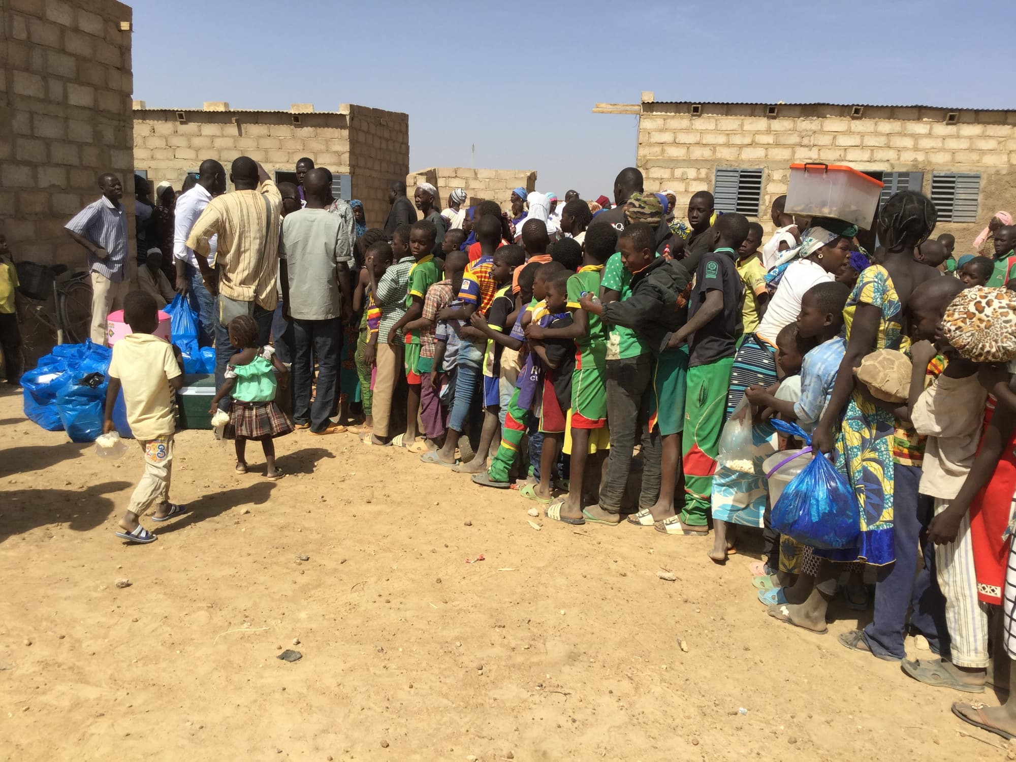 Binnen-Flüchtlinge in der Nähe der Hauptstadt Binnen-Flüchtlinge in der Nähe der Hauptstadt
