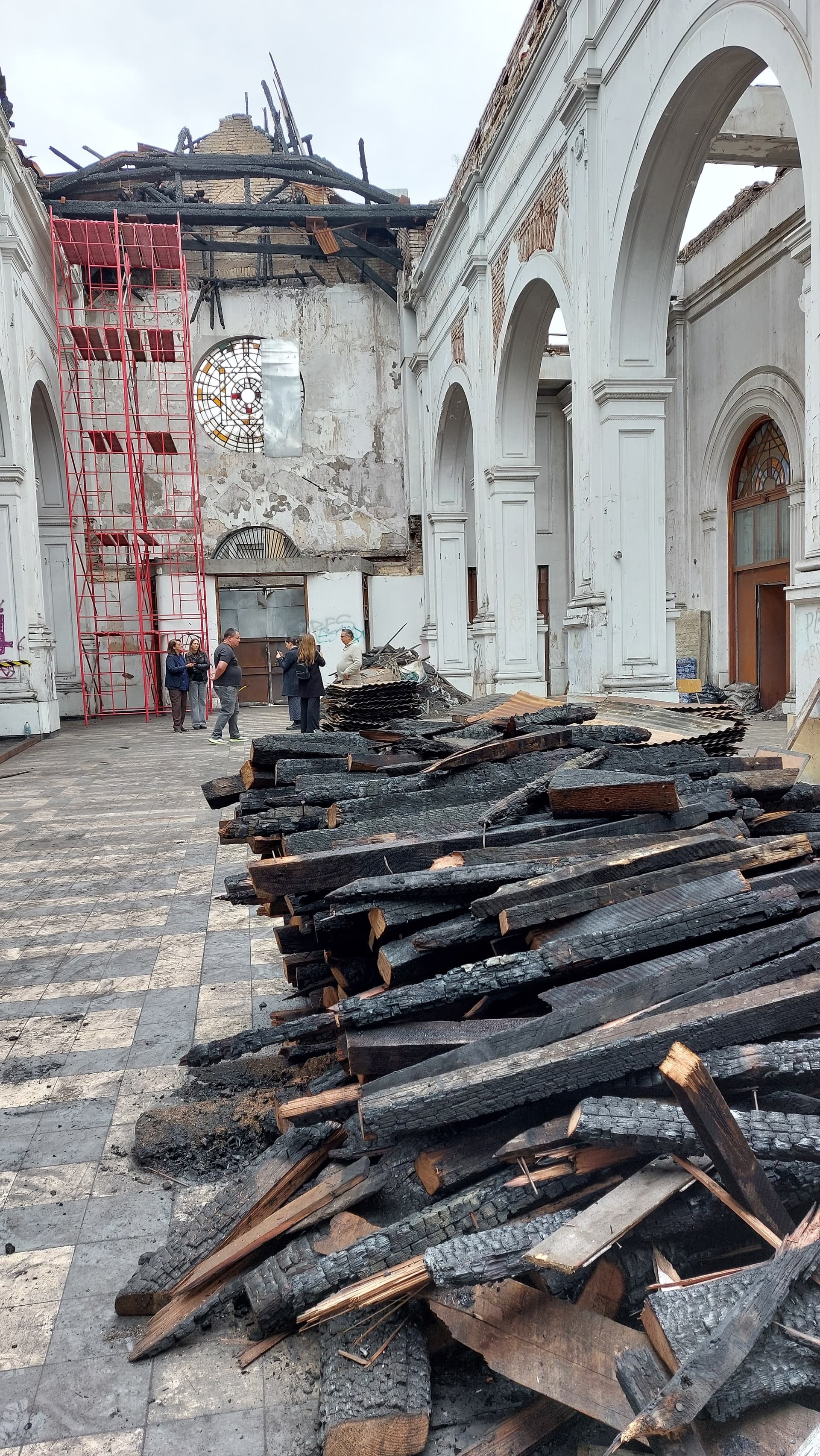 Eine zerstörte Kirche wird rekonstruiert (Foto: ACN) Eine zerstörte Kirche wird rekonstruiert (Foto: ACN)