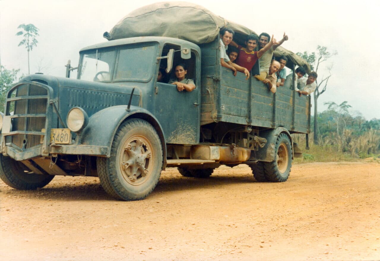 Ces véhicules ont transporté de la nourriture, des médicaments, du matériel éducatif et de construction (© ACN) Ces véhicules ont transporté de la nourriture, des médicaments, du matériel éducatif et de construction (© ACN)