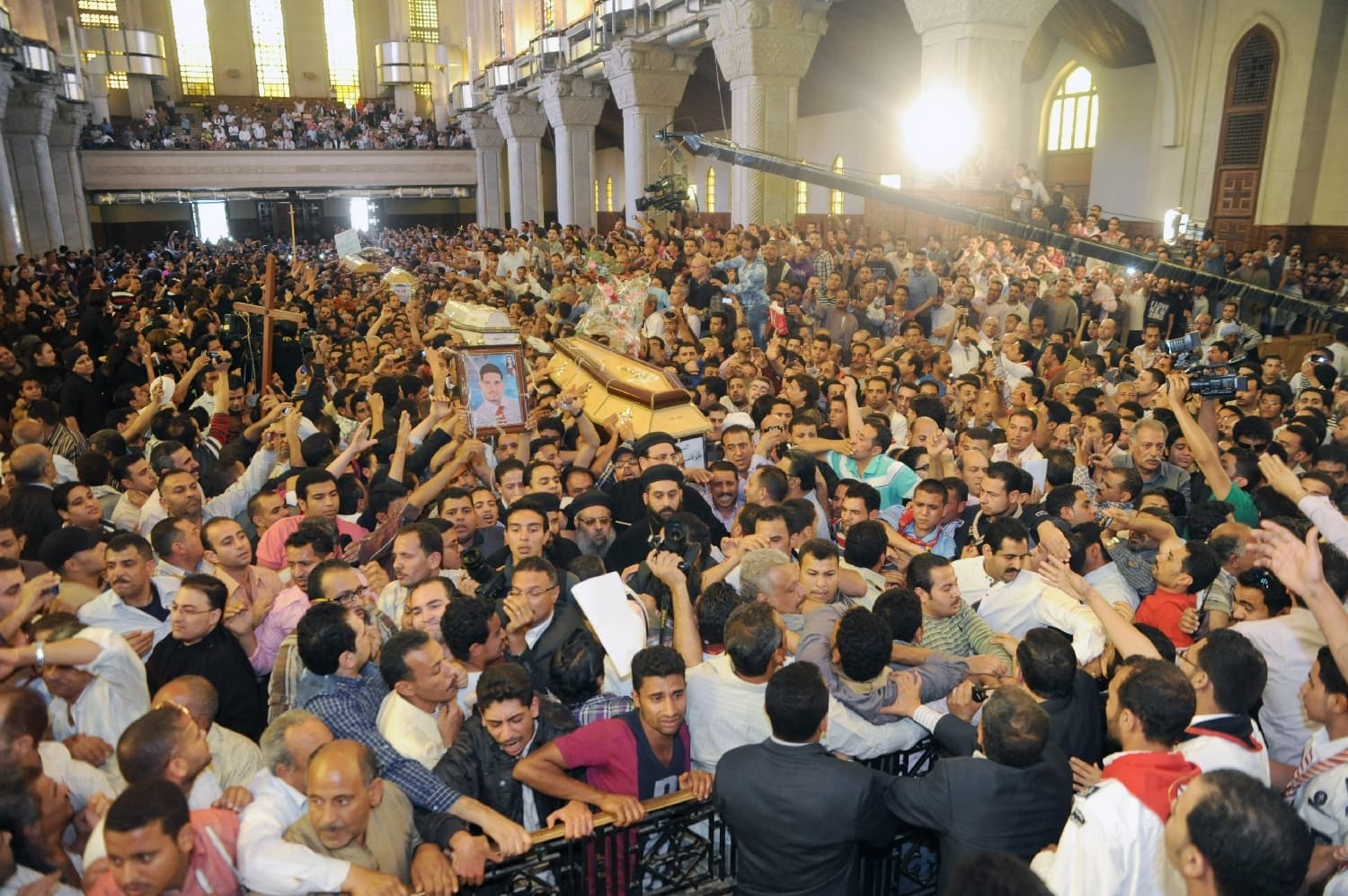 Trauerzug nach einem Anschlag auf Christen (2013) Trauerzug nach einem Anschlag auf Christen (2013)