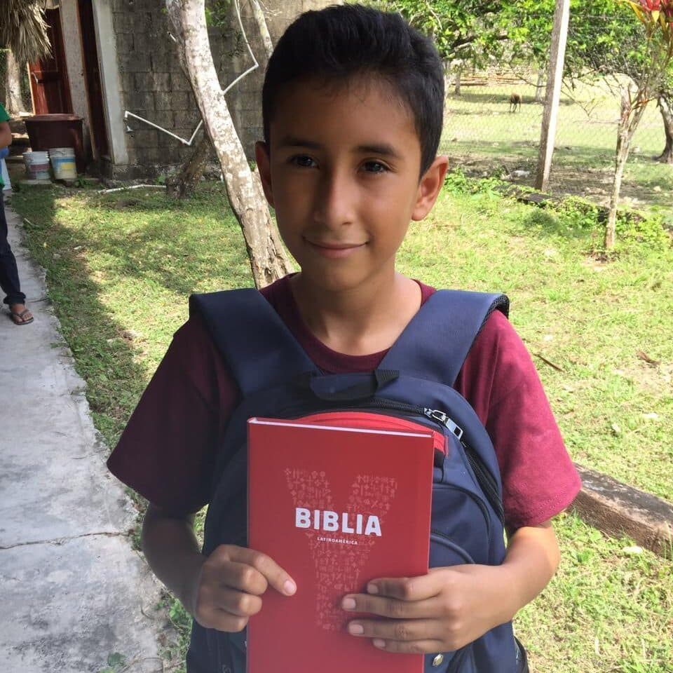 Der Glaube gibt Kindern Halt und Perspektiven für ein gewaltfreies Leben. Der Glaube gibt Kindern Halt und Perspektiven für ein gewaltfreies Leben.