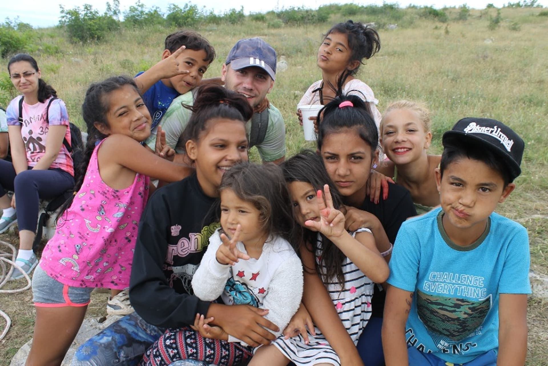 Freizeitaktivität der Pfarrei mit Kindern und Jugendlichen der Roma Minderheit. (Bild: ACN) Freizeitaktivität der Pfarrei mit Kindern und Jugendlichen der Roma Minderheit. (Bild: ACN)
