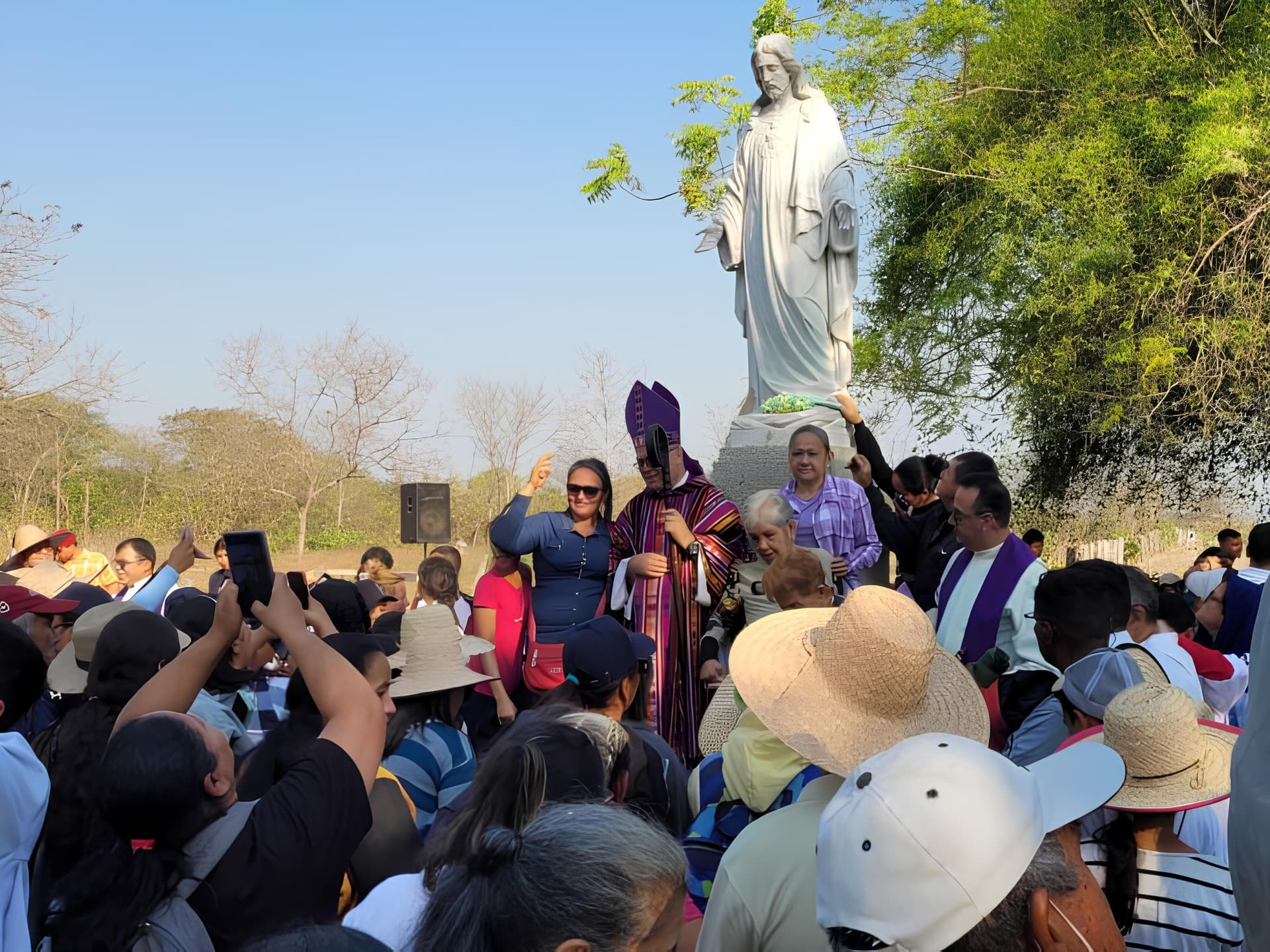 Pèlerinage au Christ de la savane (Photo: ACN) Pèlerinage au Christ de la savane (Photo: ACN)