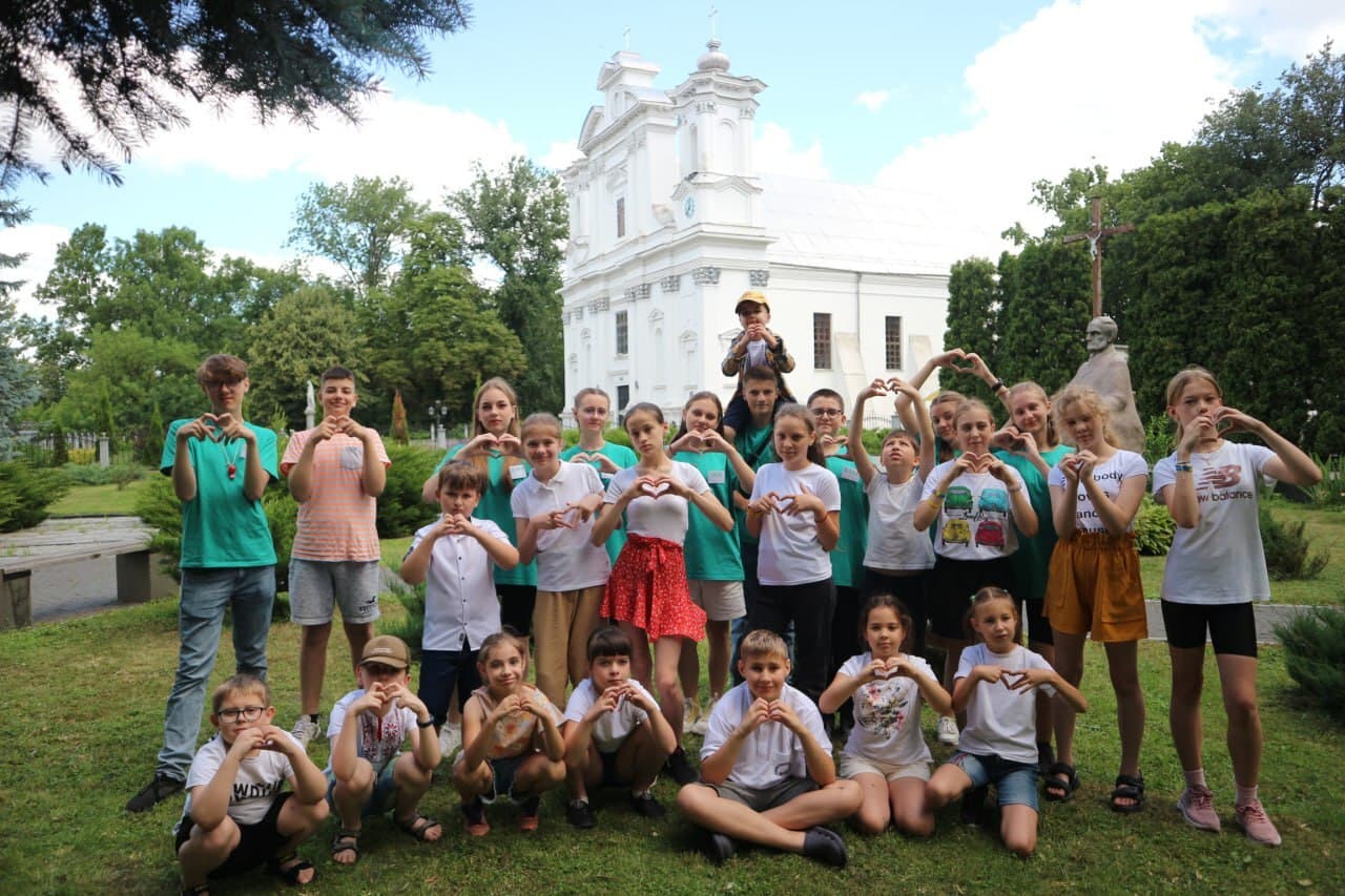 Kinder bei Pallottinerinnen in der Ukraine: Momente der Freude trotz des Krieges (© ACN) Kinder bei Pallottinerinnen in der Ukraine: Momente der Freude trotz des Krieges (© ACN)