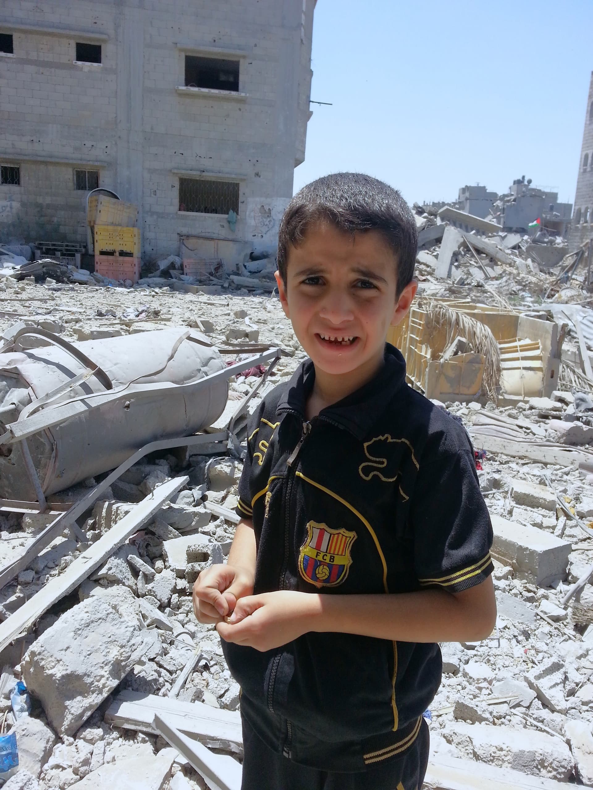 Kinder leiden besonders unter den Folgen von Kriegen und Gewalt im Nahen Osten. Kinder leiden besonders unter den Folgen von Kriegen und Gewalt im Nahen Osten.