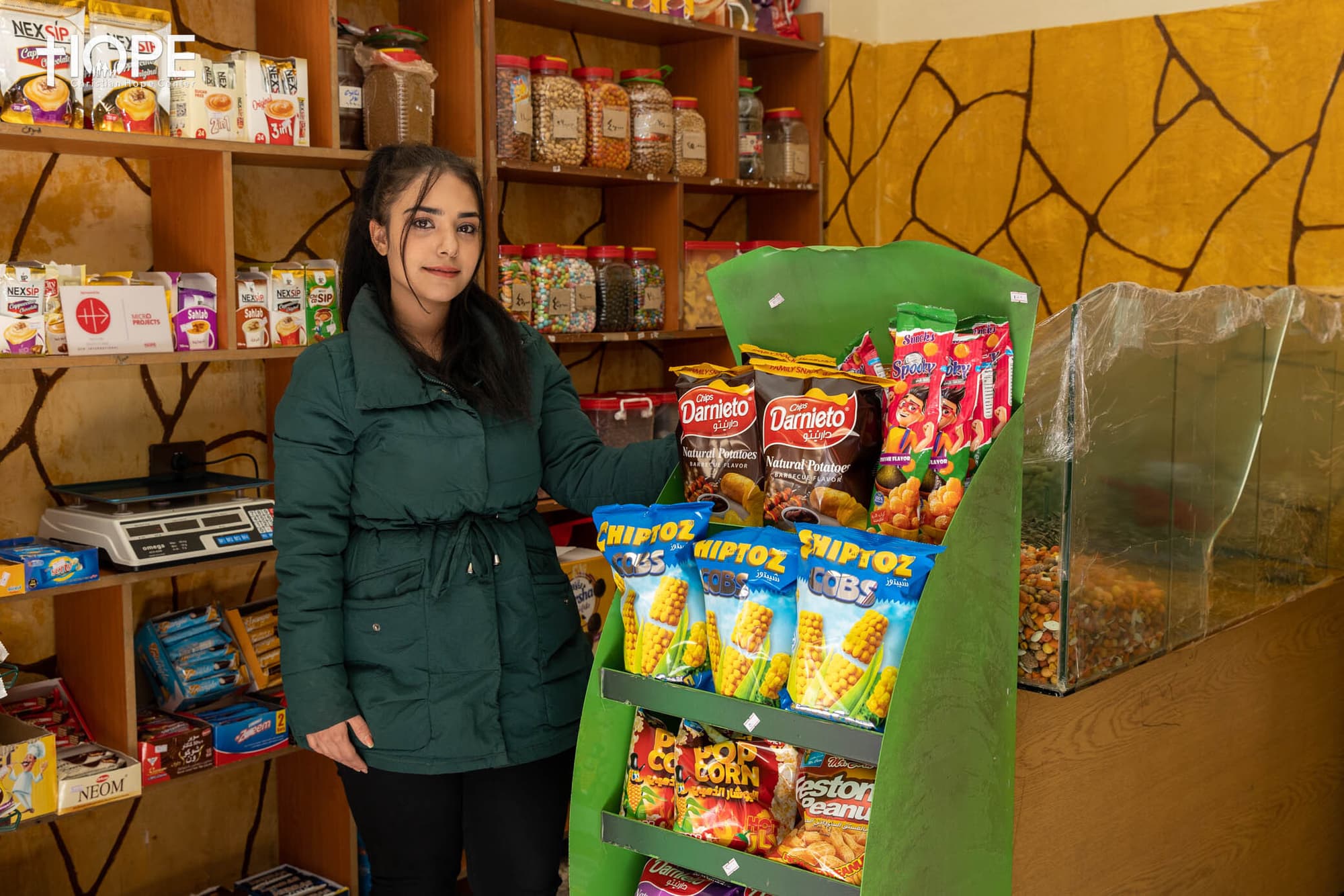 Nagham dans son magasin à Alep ©ACN/Hope Center Nagham dans son magasin à Alep ©ACN/Hope Center