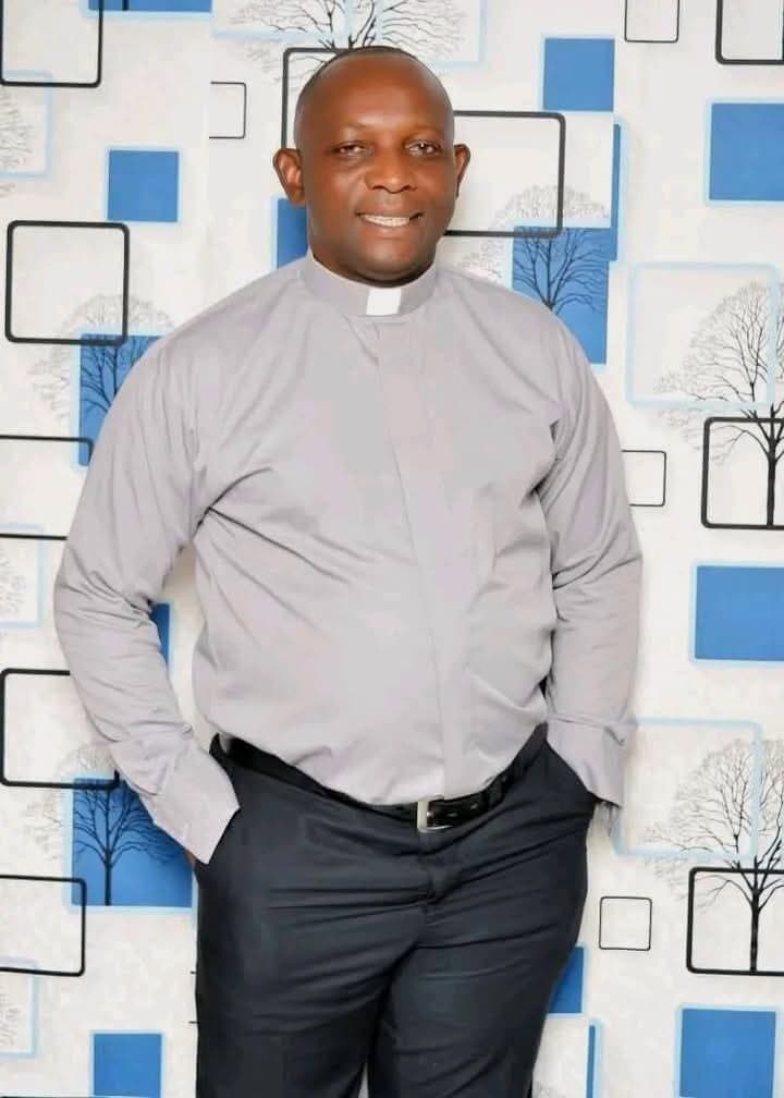 Pater Sylvester Okechukwu aus Nigeria wurde Opfer der Gewalt gegen Christen. ©ACN Pater Sylvester Okechukwu aus Nigeria wurde Opfer der Gewalt gegen Christen. ©ACN