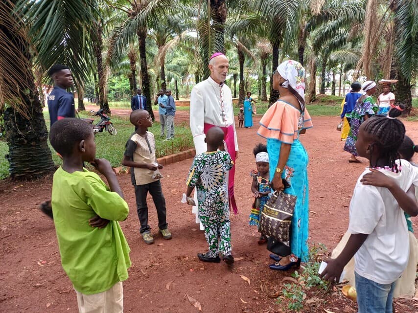 Mons. Aurelio Gazzera nach seiner ersten Messe als Bischof (© ACN) Mons. Aurelio Gazzera nach seiner ersten Messe als Bischof (© ACN)