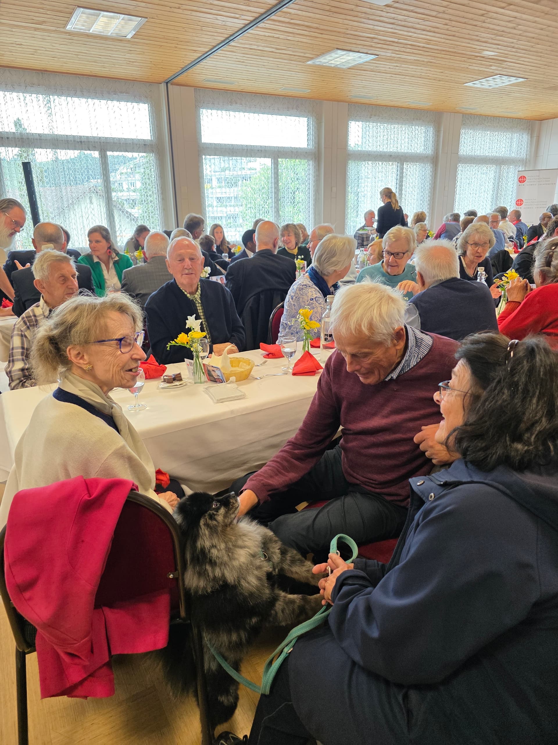Bilder von der Wallfahrt nach Einsiedeln Zahlreiche Wohltäter und Gäste, darunter auch ein Hund, waren zur Wallfahrt gekommen.