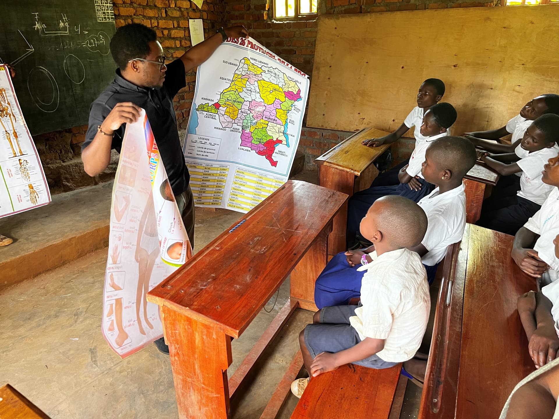Abbé Nicolas kämpft Bildung, Dialog und Frieden in der DR Kongo ©ACN Abbé Nicolas kämpft Bildung, Dialog und Frieden in der DR Kongo ©ACN